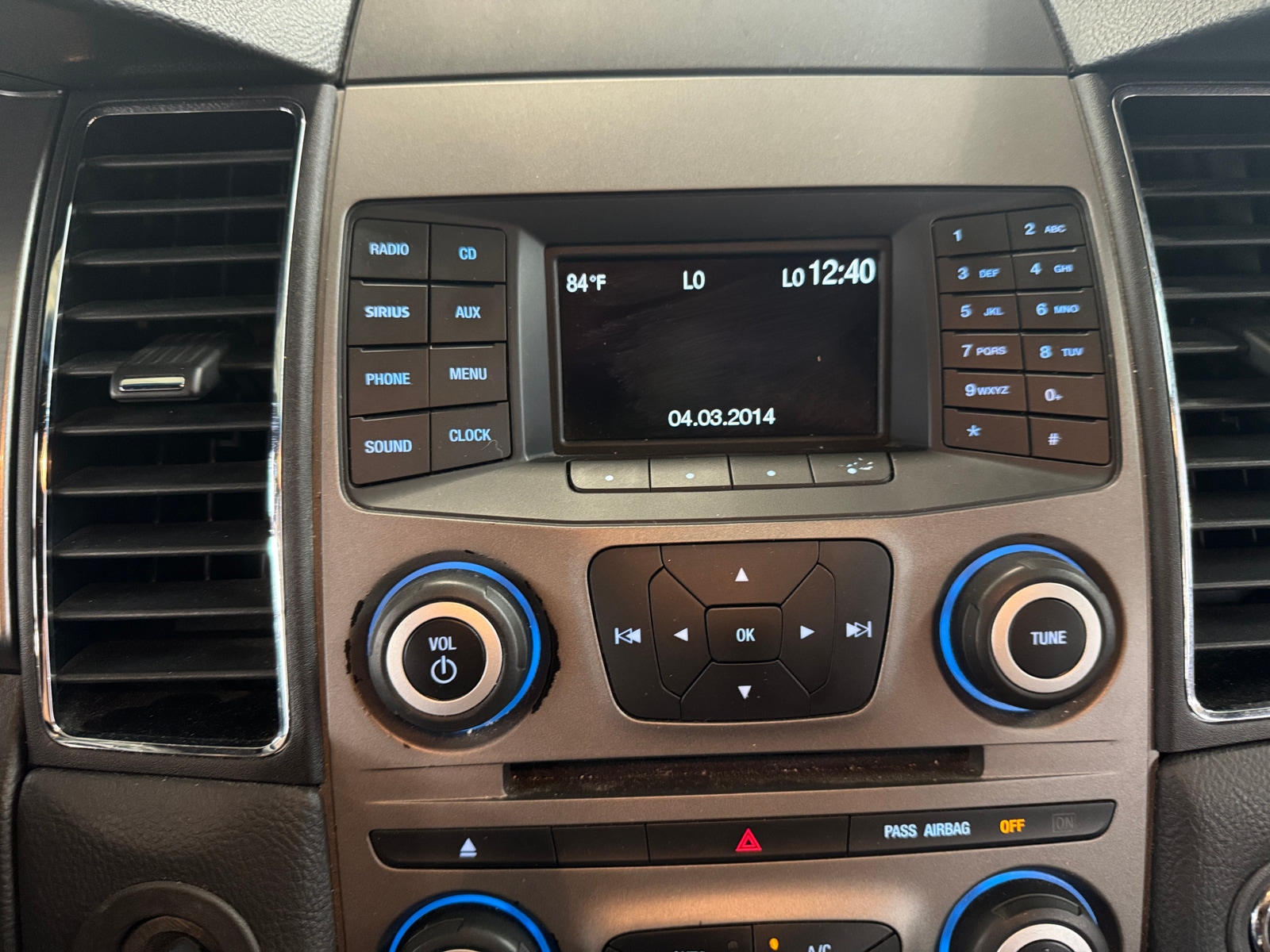 Thumbnail: 2015 Ford Taurus - 4