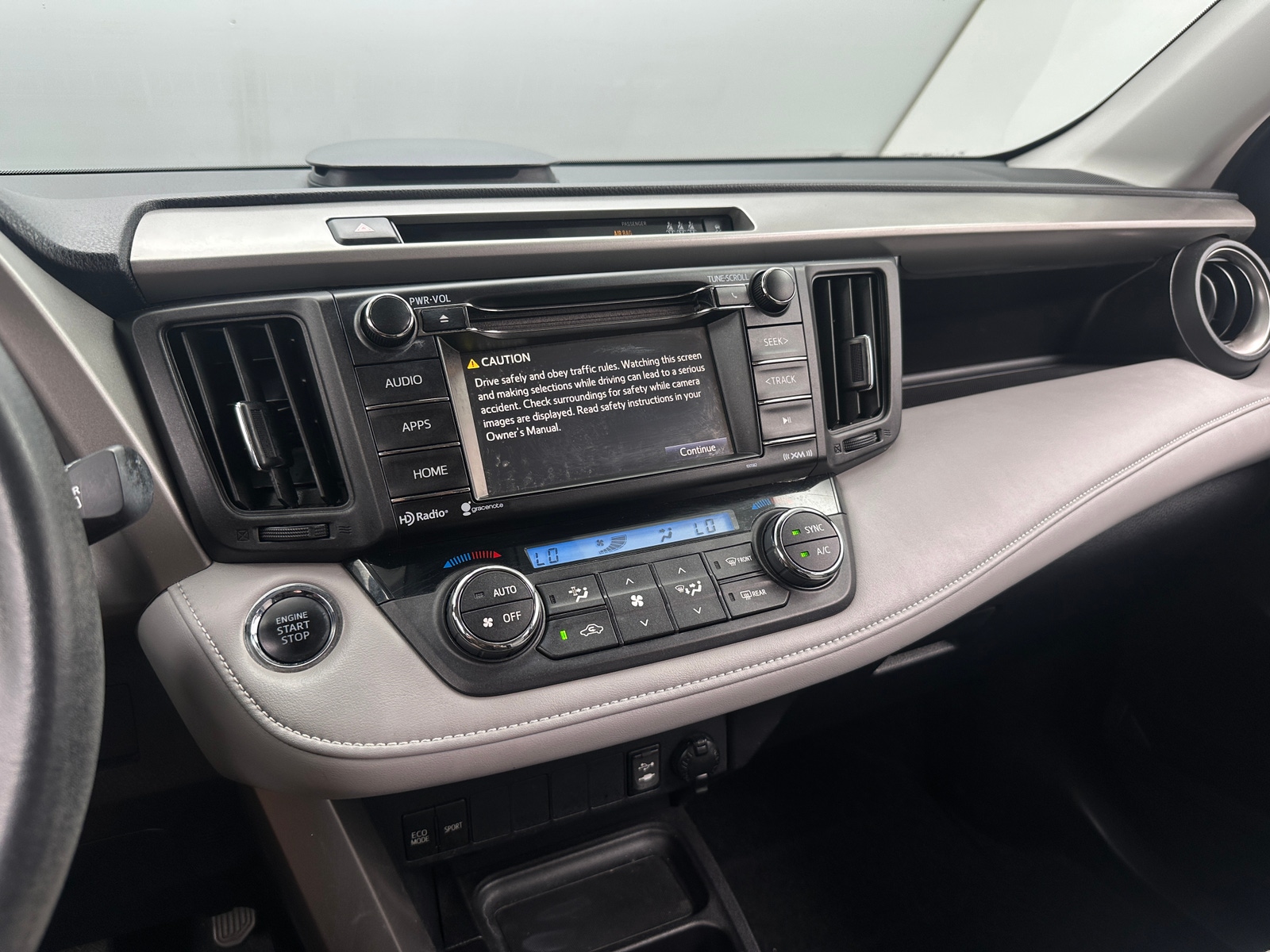 Thumbnail: 2018 Toyota RAV4 - 4