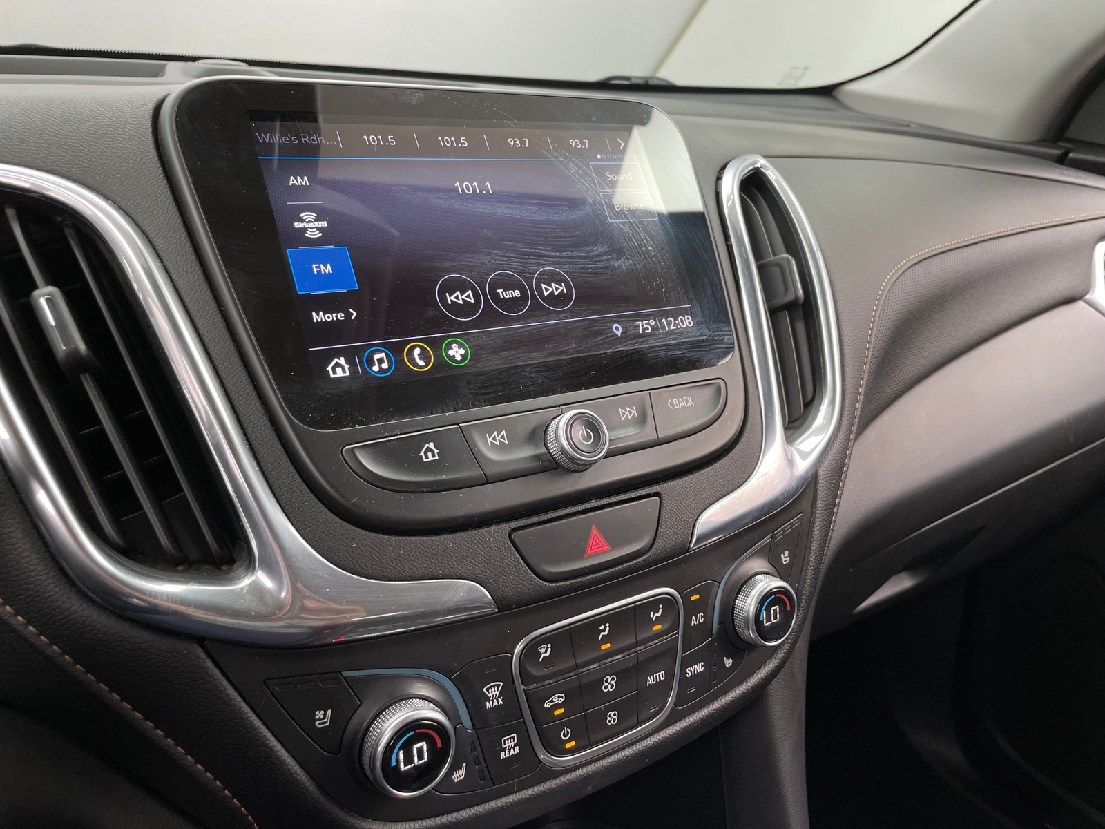 Thumbnail: 2020 Chevrolet Equinox - 3