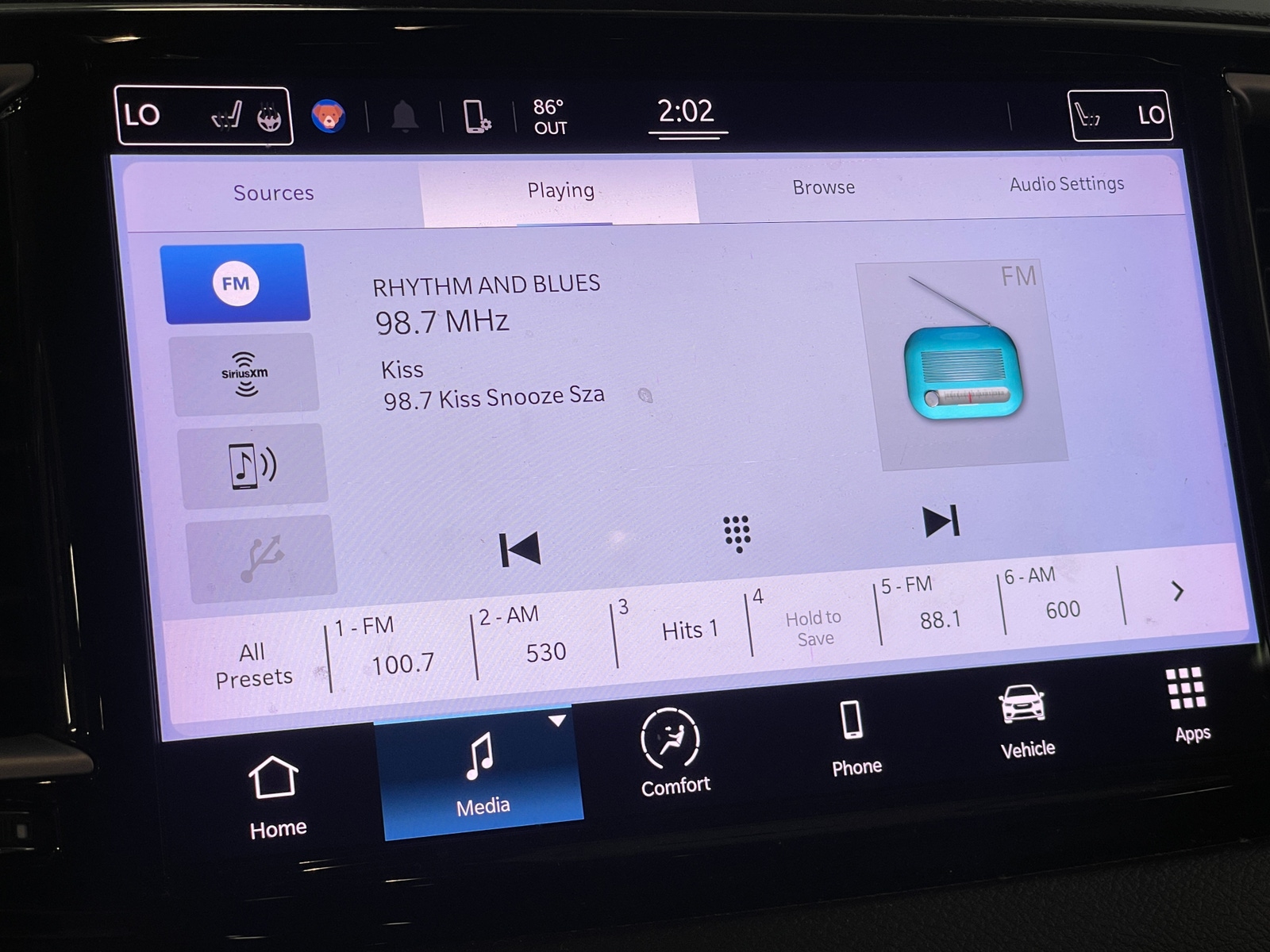 Thumbnail: 2022 Chrysler Pacifica - 3