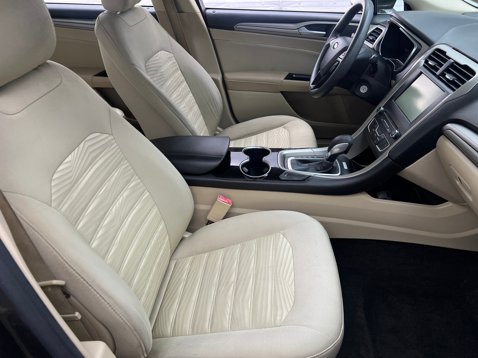Thumbnail: 2016 Ford Fusion - 2