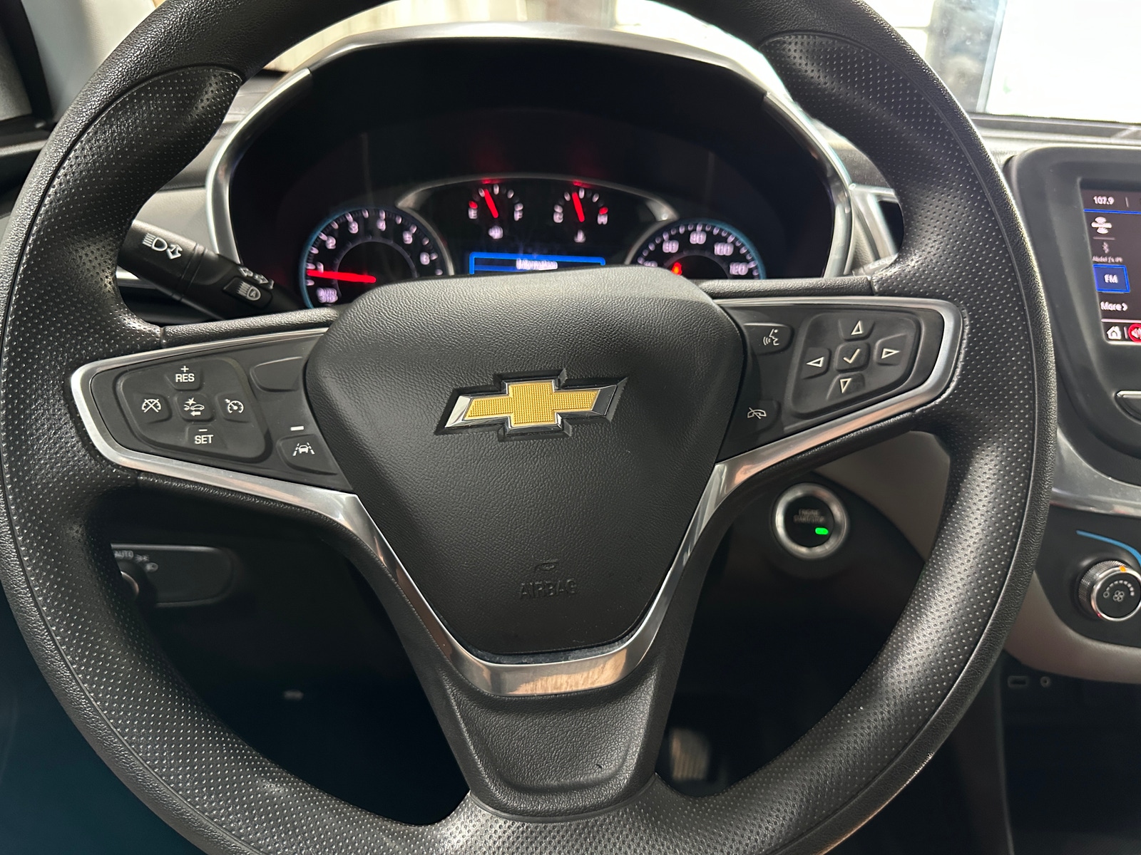 Thumbnail: 2022 Chevrolet Equinox - 5