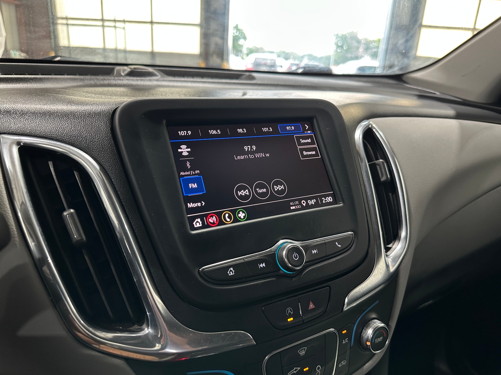 Thumbnail: 2022 Chevrolet Equinox - 4