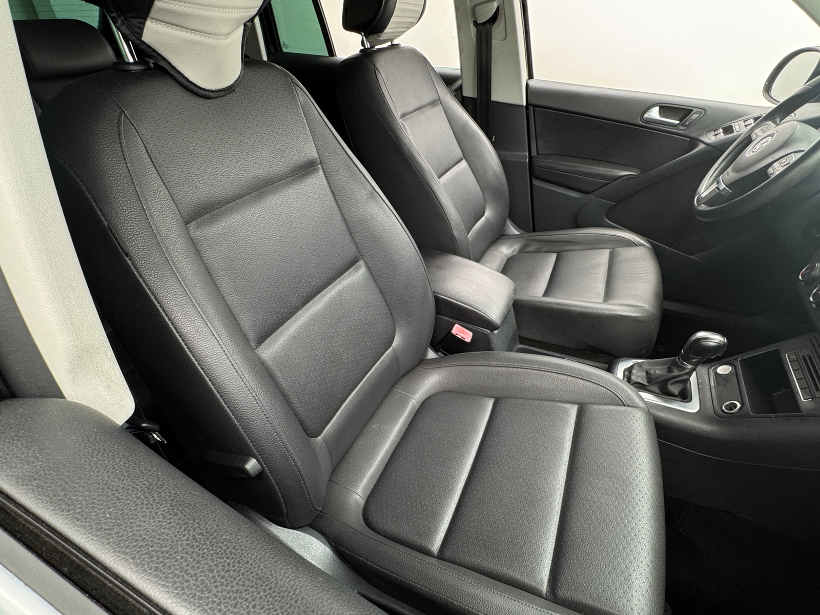 Thumbnail: 2014 Volkswagen Tiguan - 2