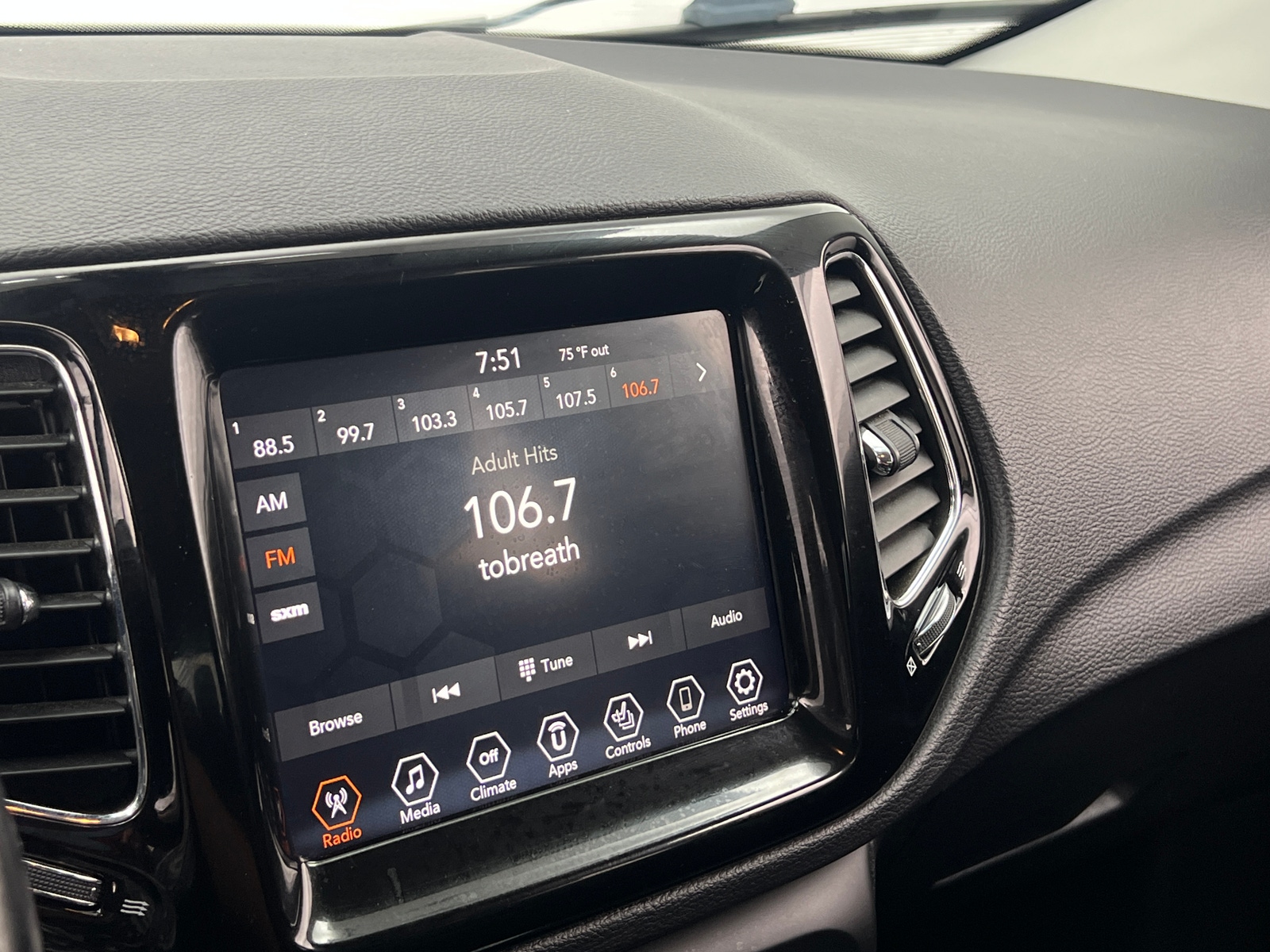 Thumbnail: 2021 Jeep Compass - 3