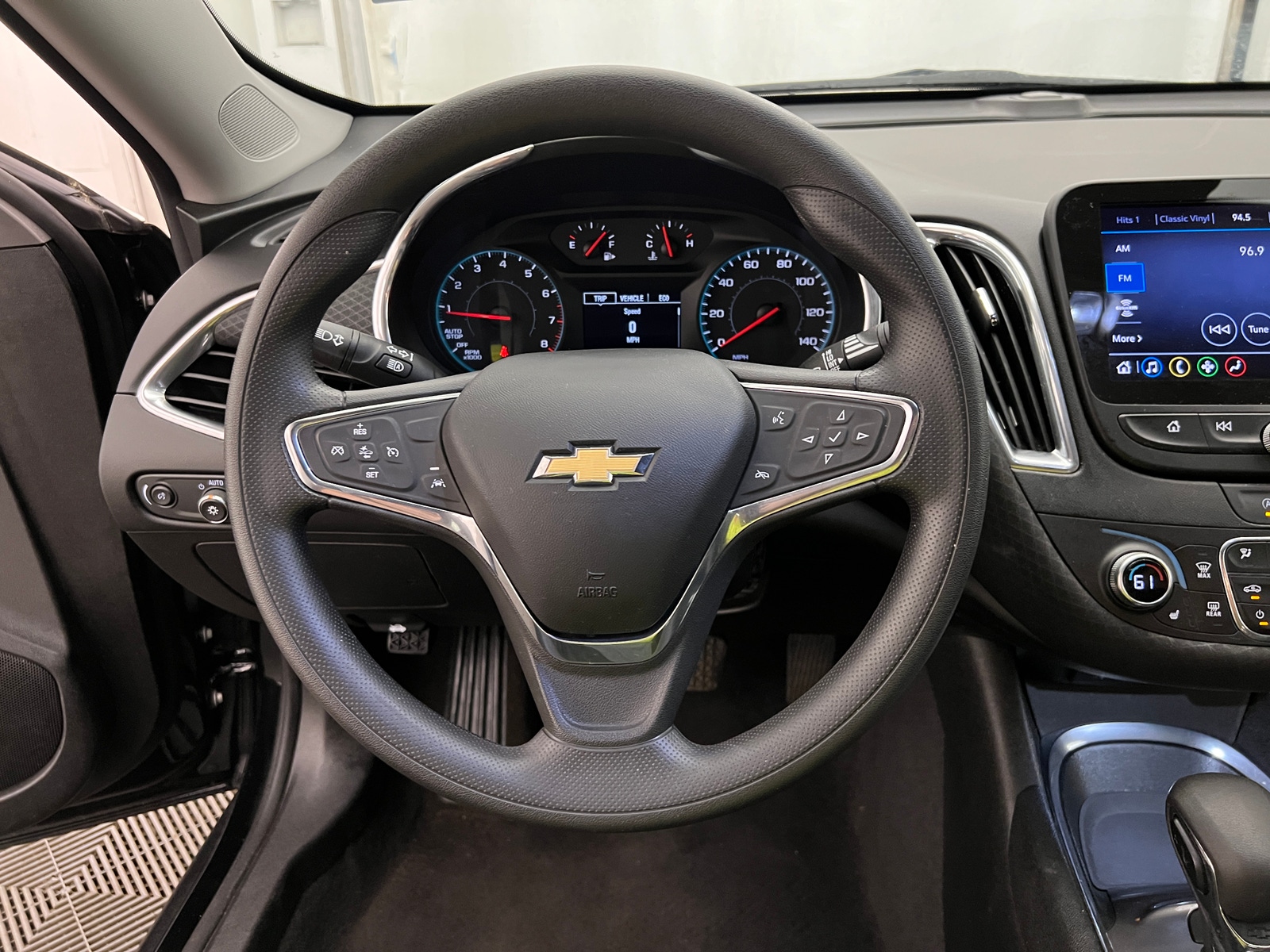 Thumbnail: 2021 Chevrolet Malibu - 5