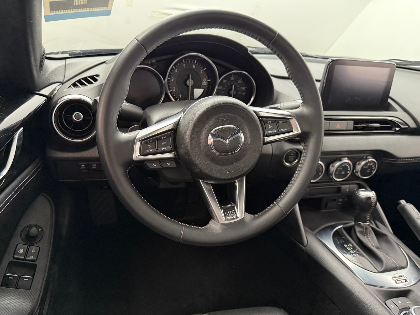 Thumbnail: 2022 Mazda MX-5 Miata - 4