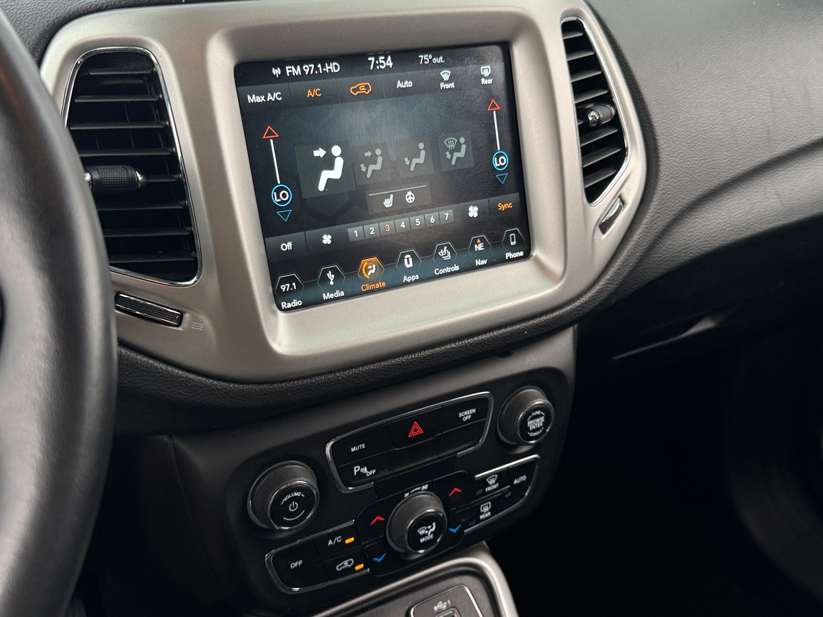 Thumbnail: 2019 Jeep Compass - 3