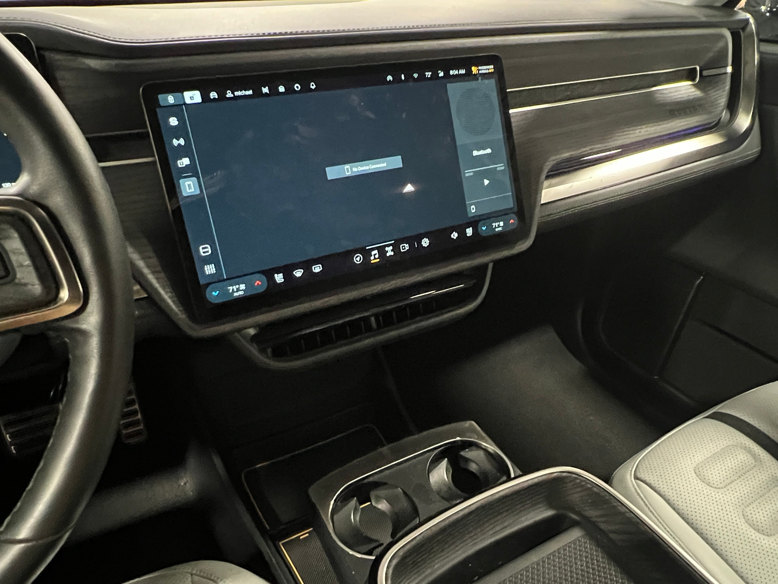 Thumbnail: 2023 Rivian R1S - 3