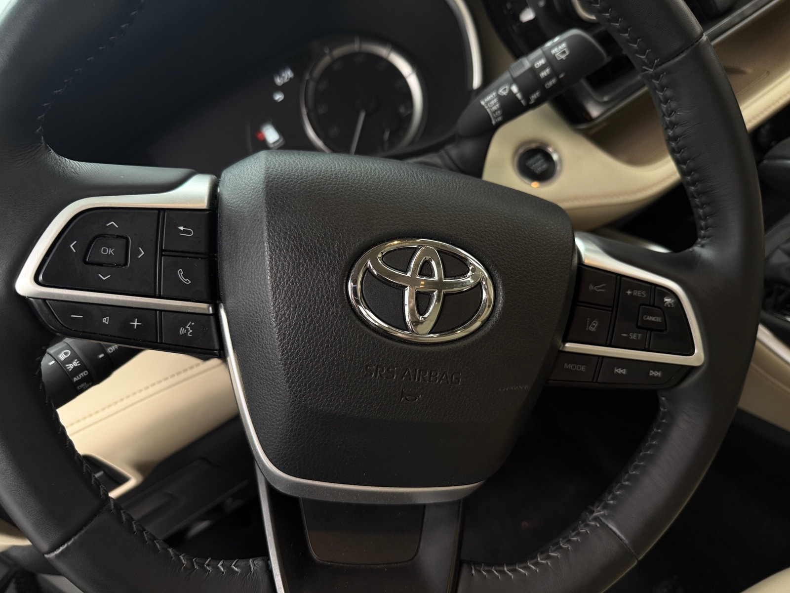 Thumbnail: 2024 Toyota Highlander - 4