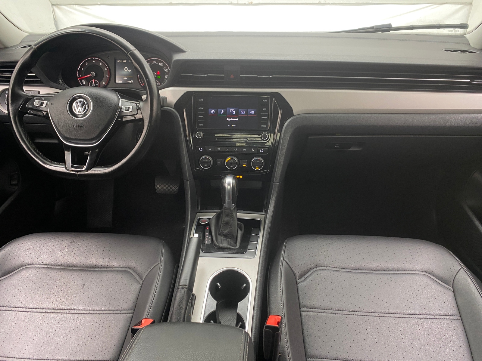Thumbnail: 2020 Volkswagen Passat - 3