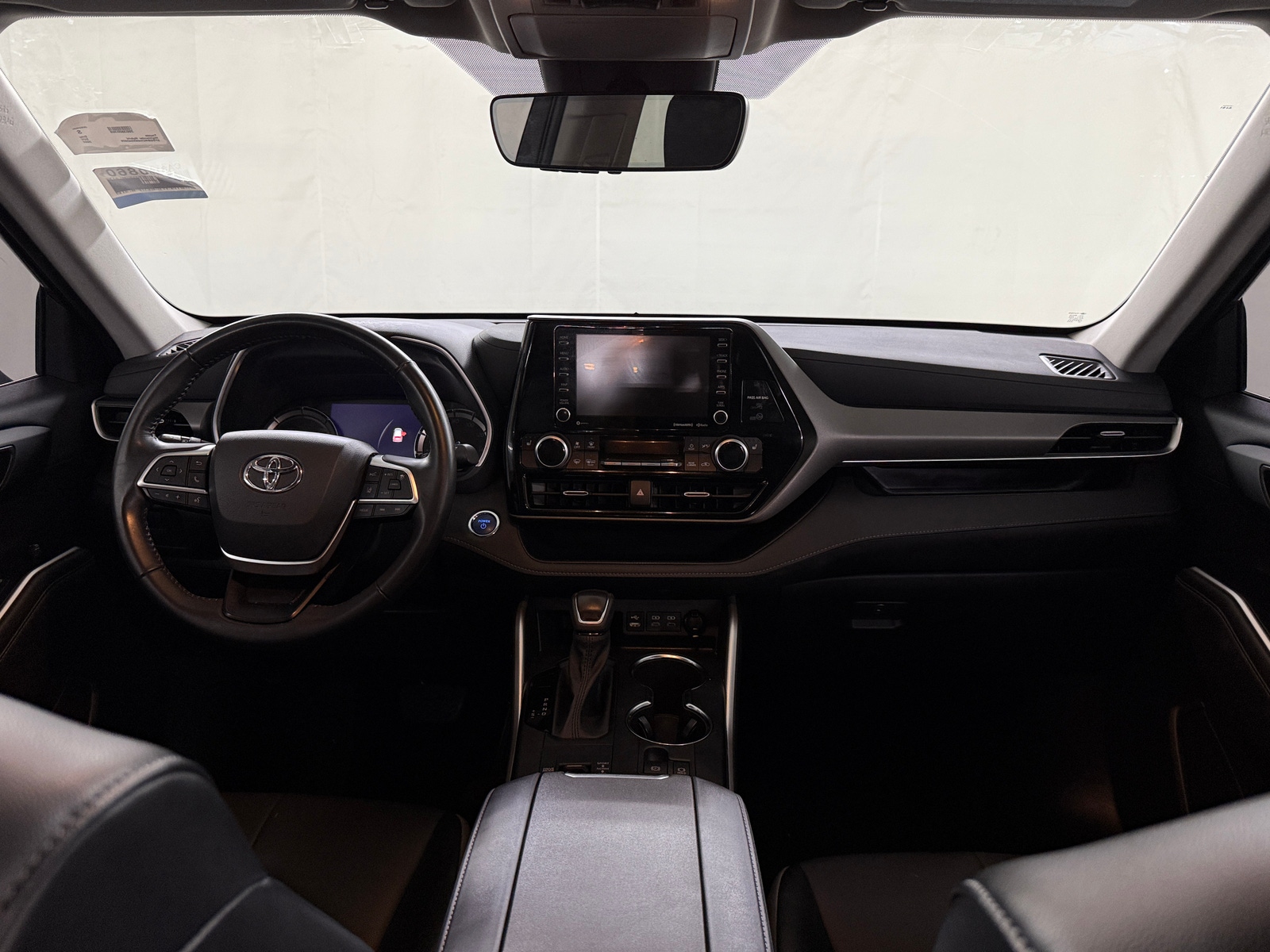Thumbnail: 2022 Toyota Highlander - 2
