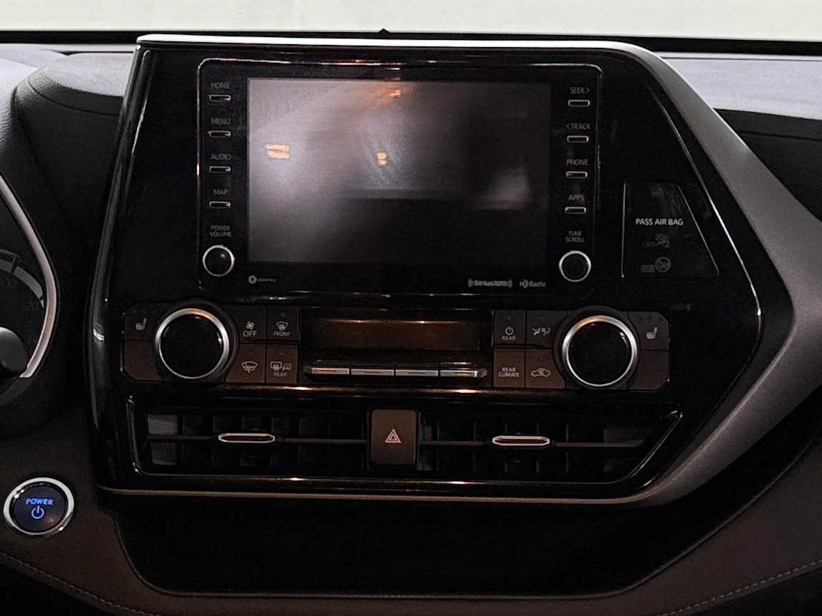 Thumbnail: 2022 Toyota Highlander - 3