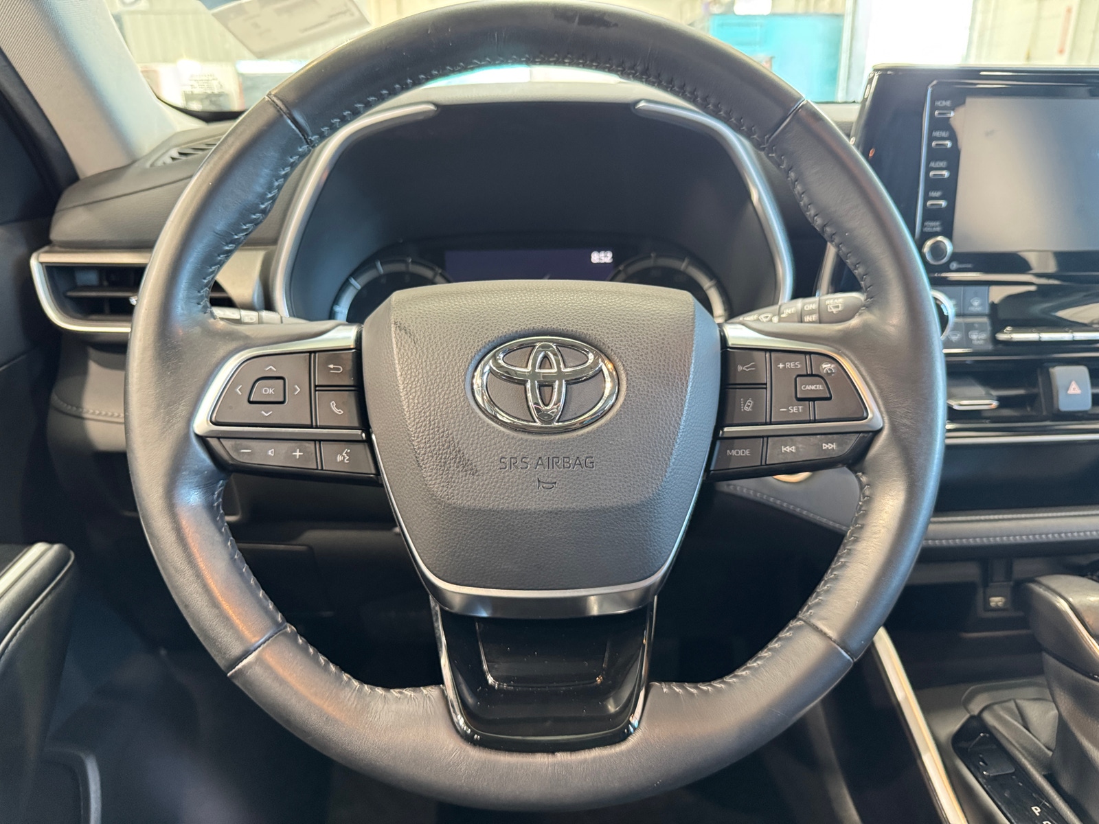 Thumbnail: 2021 Toyota Highlander - 4
