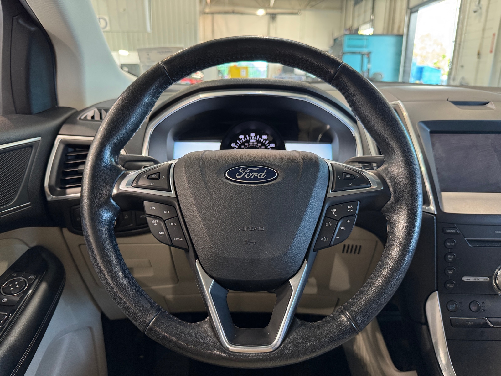 Thumbnail: 2017 Ford Edge - 4