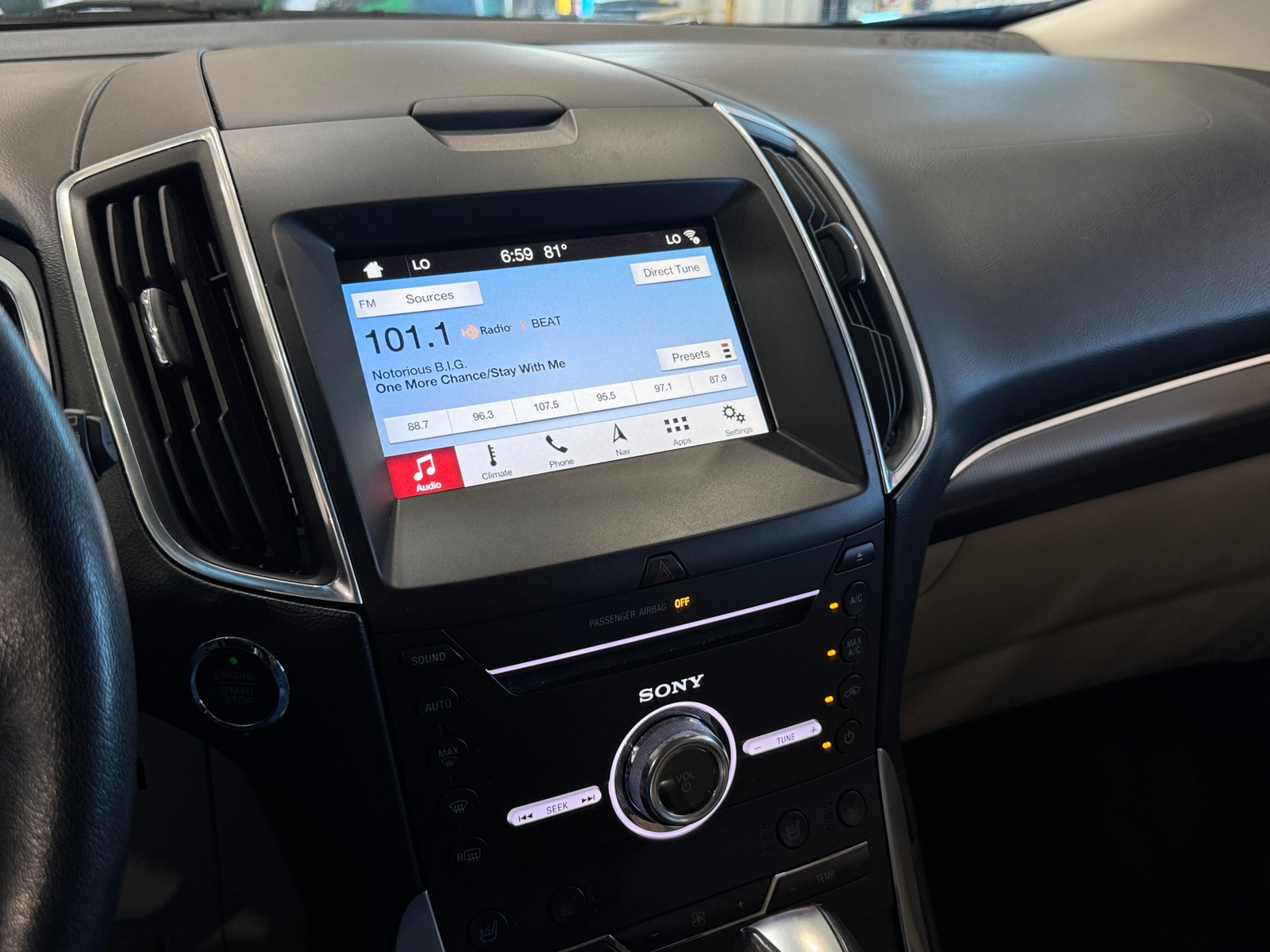 Thumbnail: 2017 Ford Edge - 3