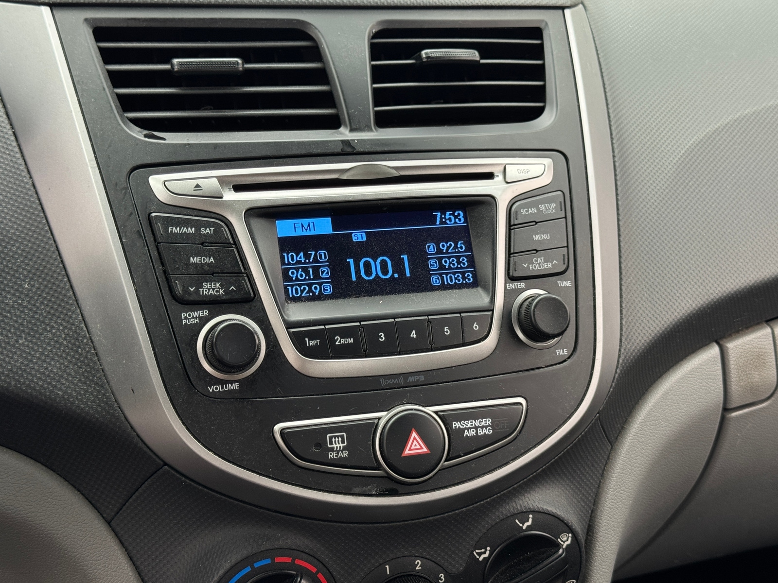 Thumbnail: 2015 Hyundai Accent - 4