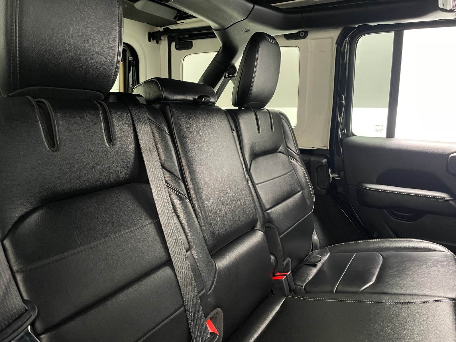 Thumbnail: 2021 Jeep Wrangler - 5