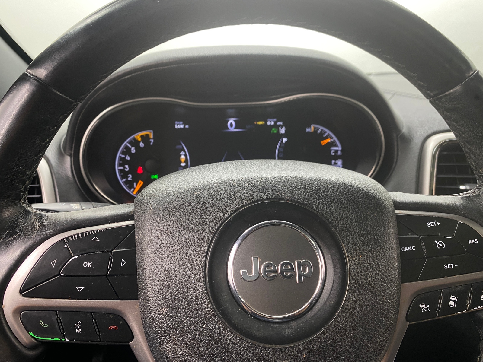 Thumbnail: 2018 Jeep Grand Cherokee - 4
