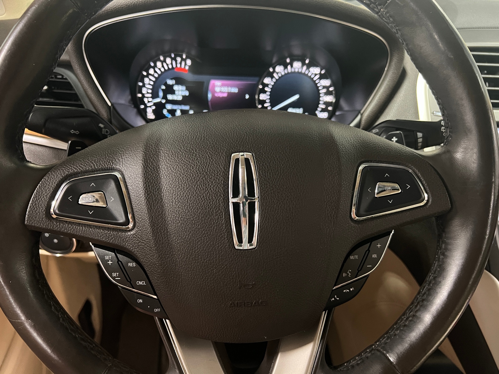 Thumbnail: 2015 Lincoln MKC - 4