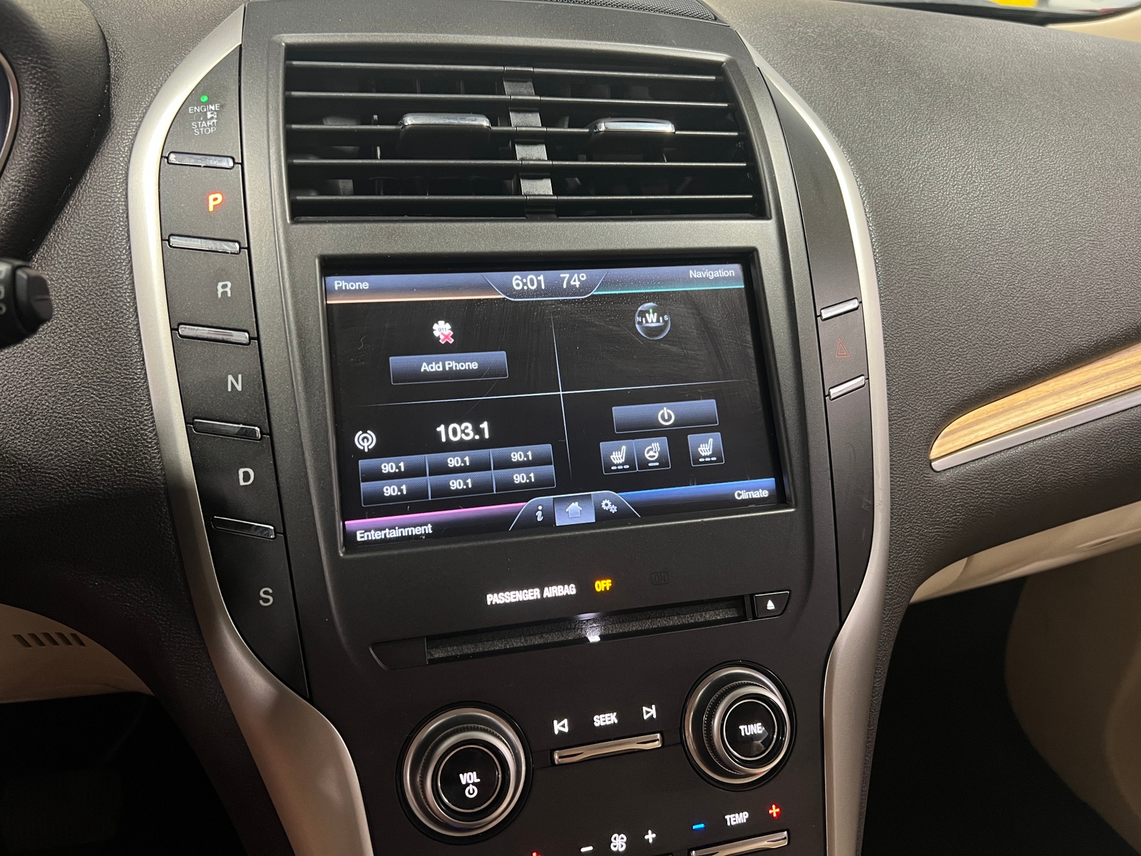 Thumbnail: 2015 Lincoln MKC - 3