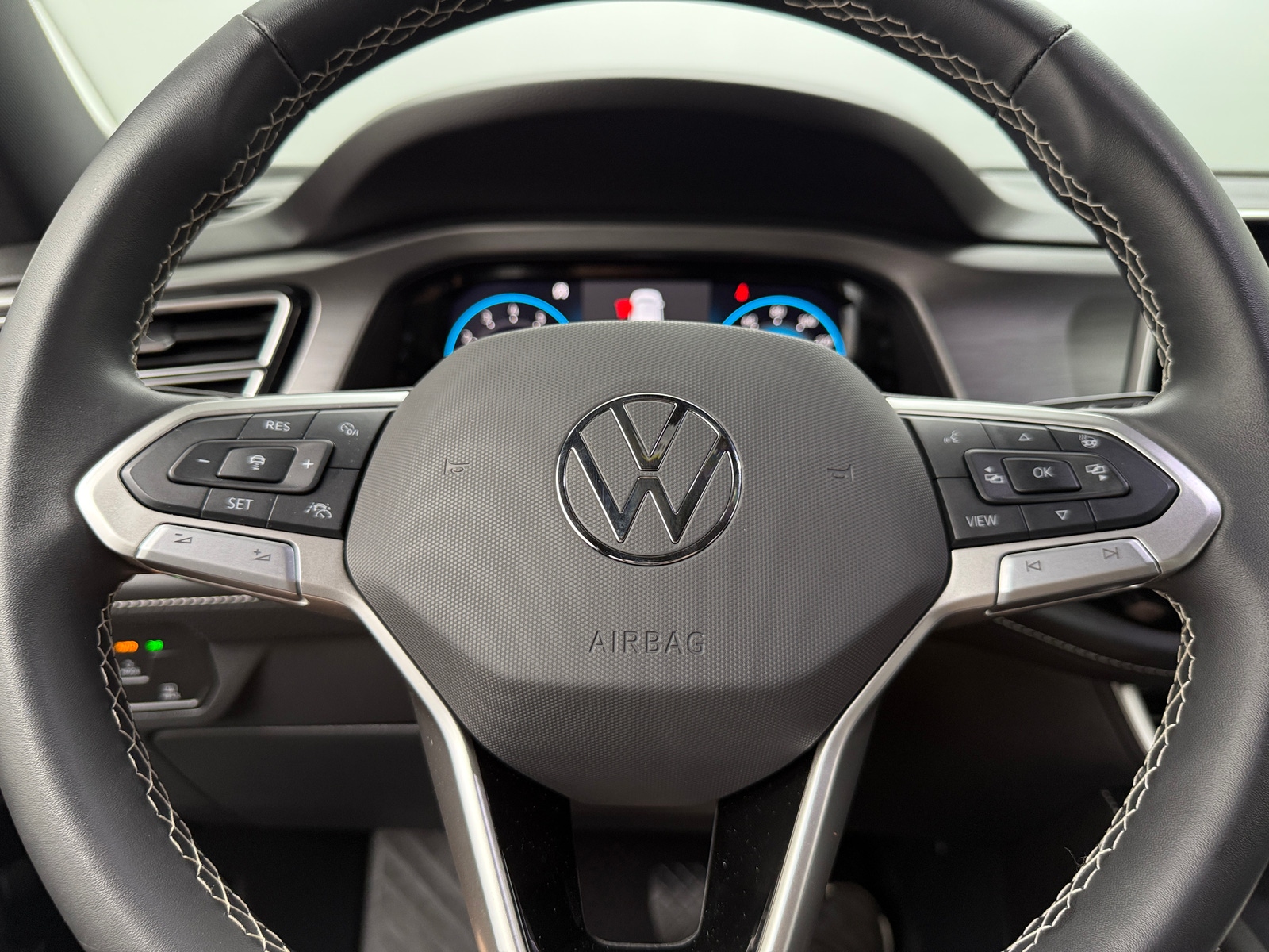 Thumbnail: 2024 Volkswagen Atlas - 4