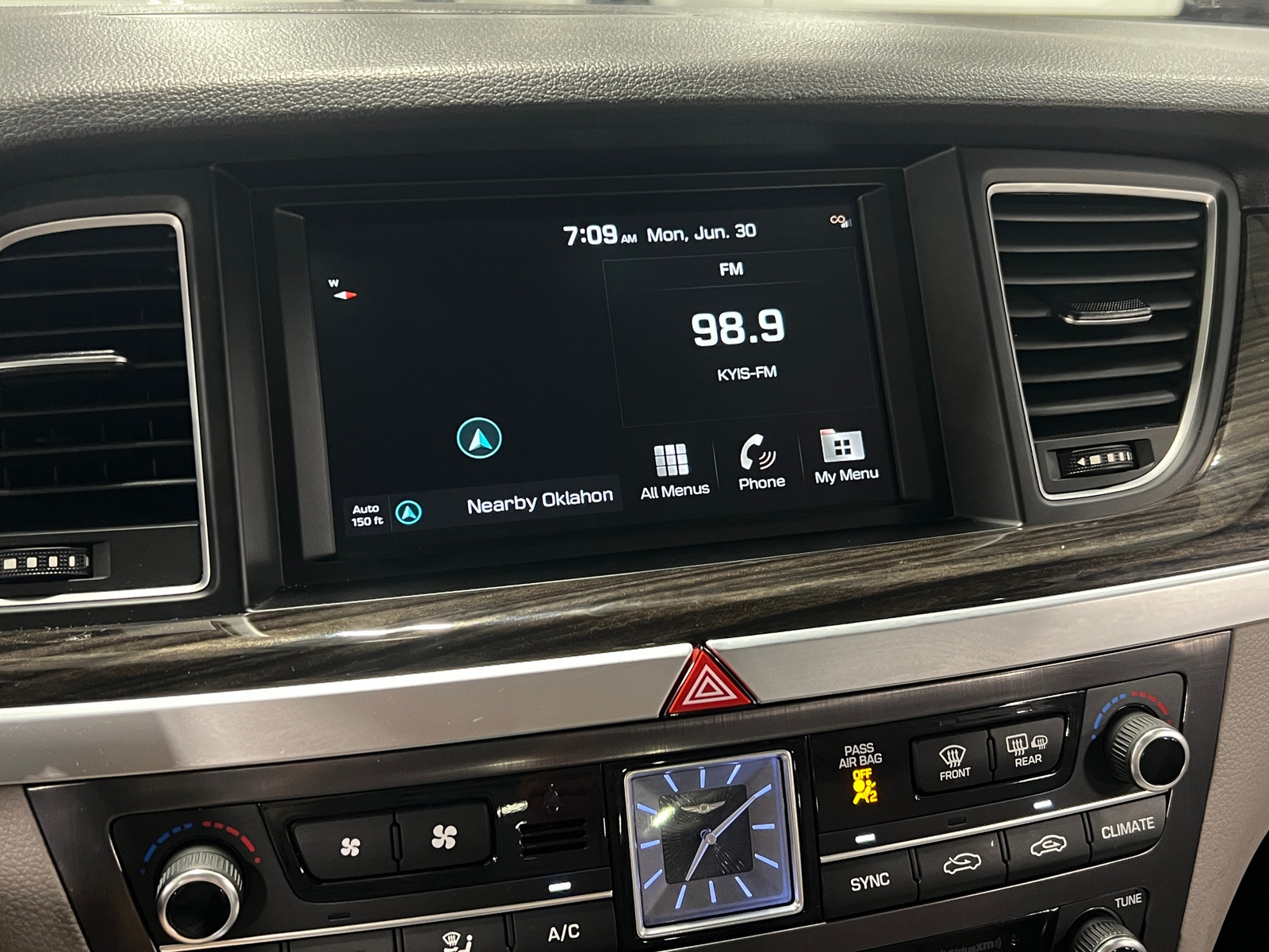 Thumbnail: 2019 Genesis G80 - 3