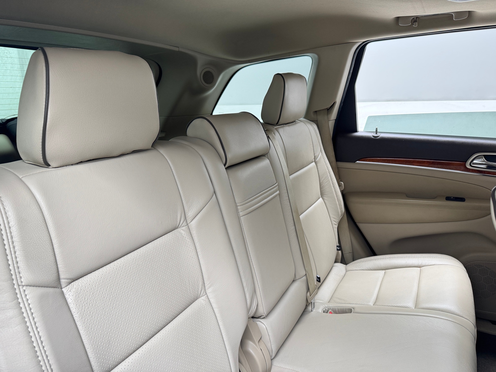 Thumbnail: 2011 Jeep Grand Cherokee - 6