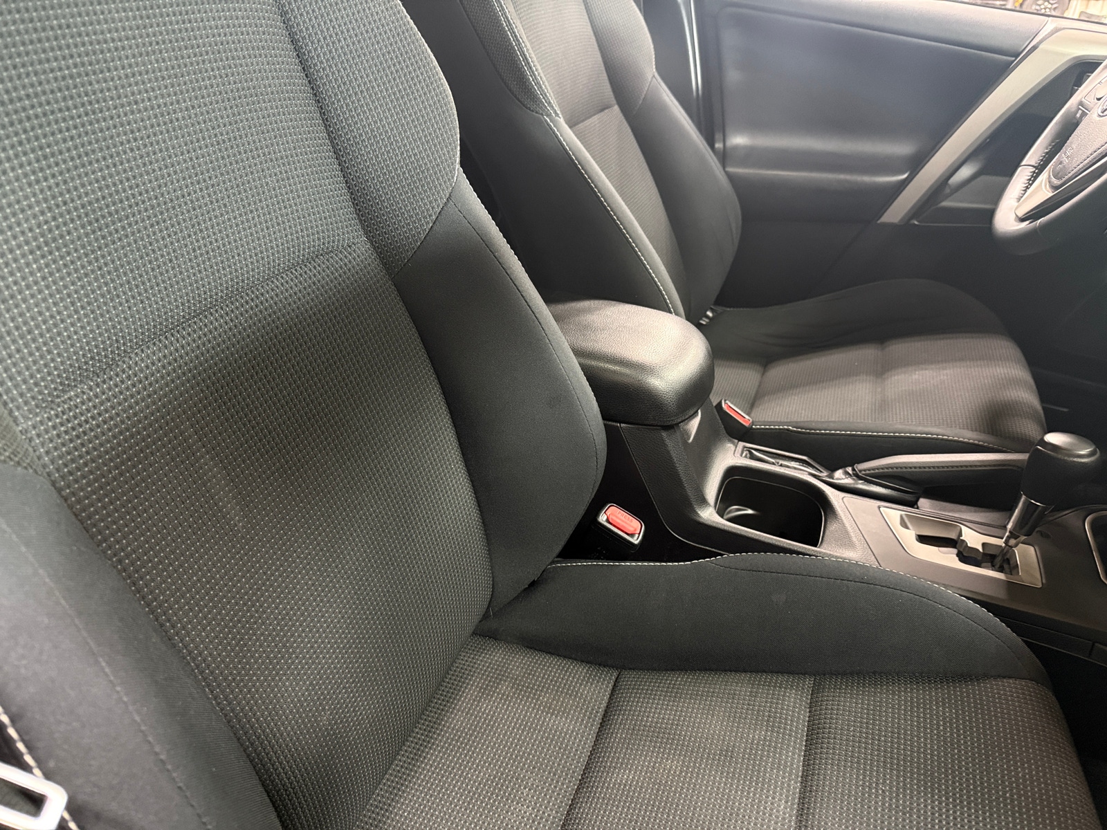 Thumbnail: 2016 Toyota RAV4 - 2