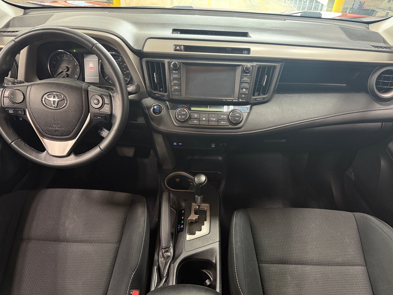 Thumbnail: 2016 Toyota RAV4 - 3