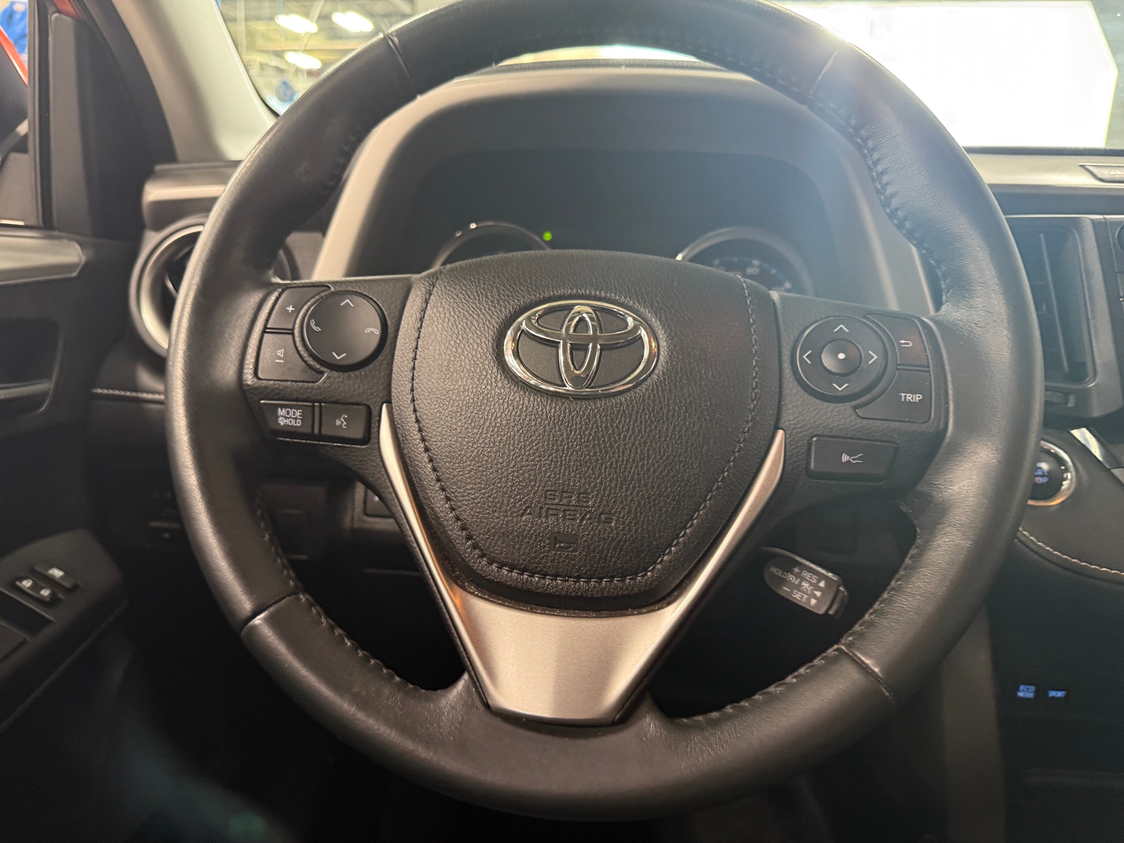 Thumbnail: 2016 Toyota RAV4 - 5