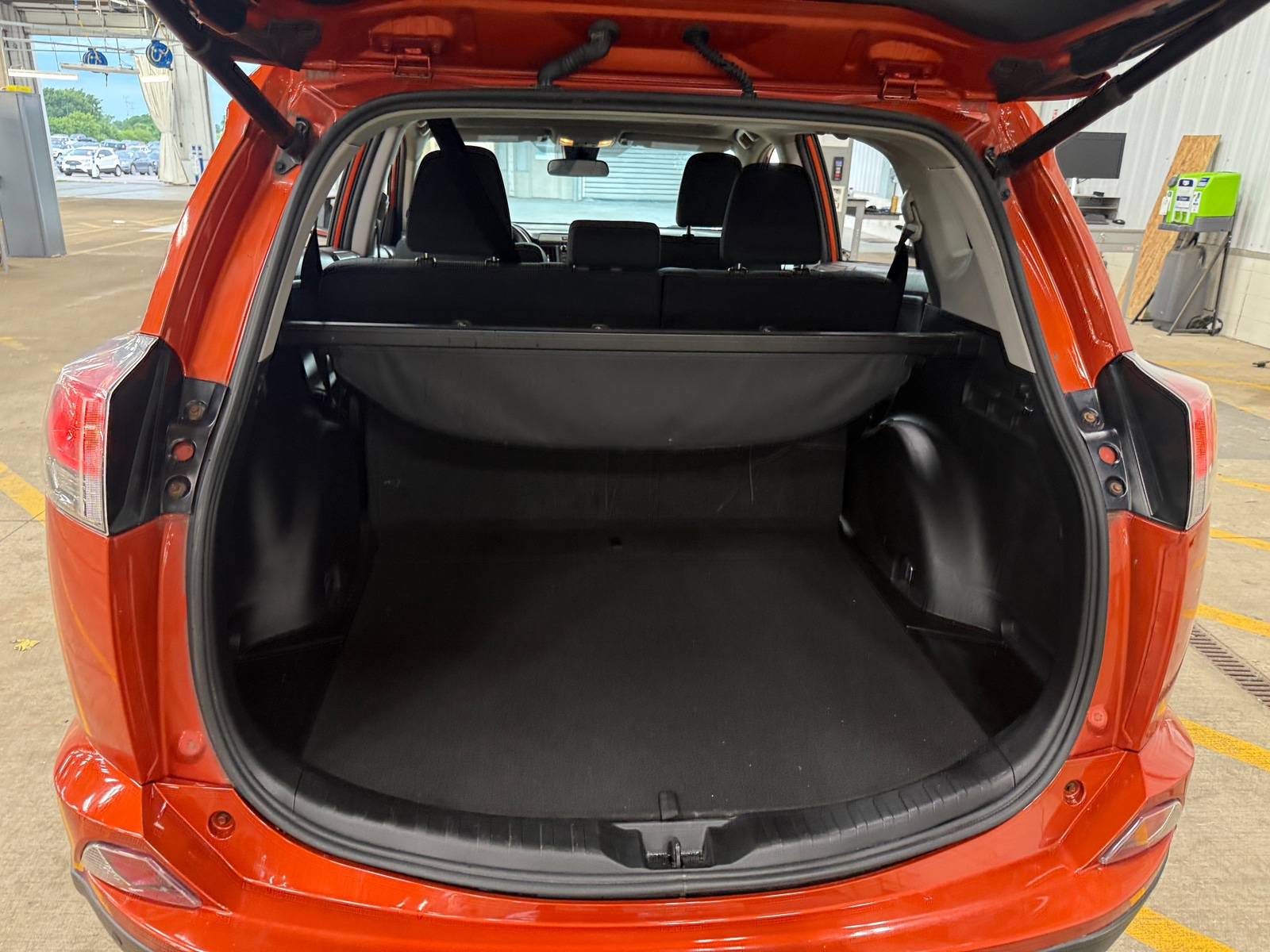 Thumbnail: 2016 Toyota RAV4 - 7