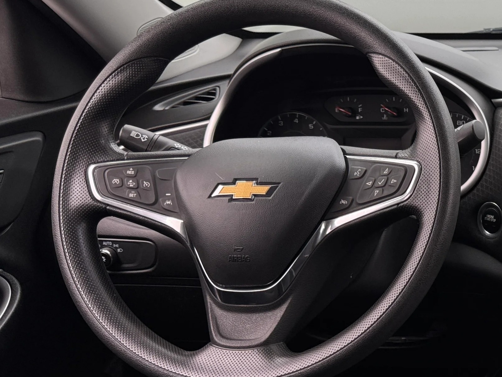 Thumbnail: 2020 Chevrolet Malibu - 5
