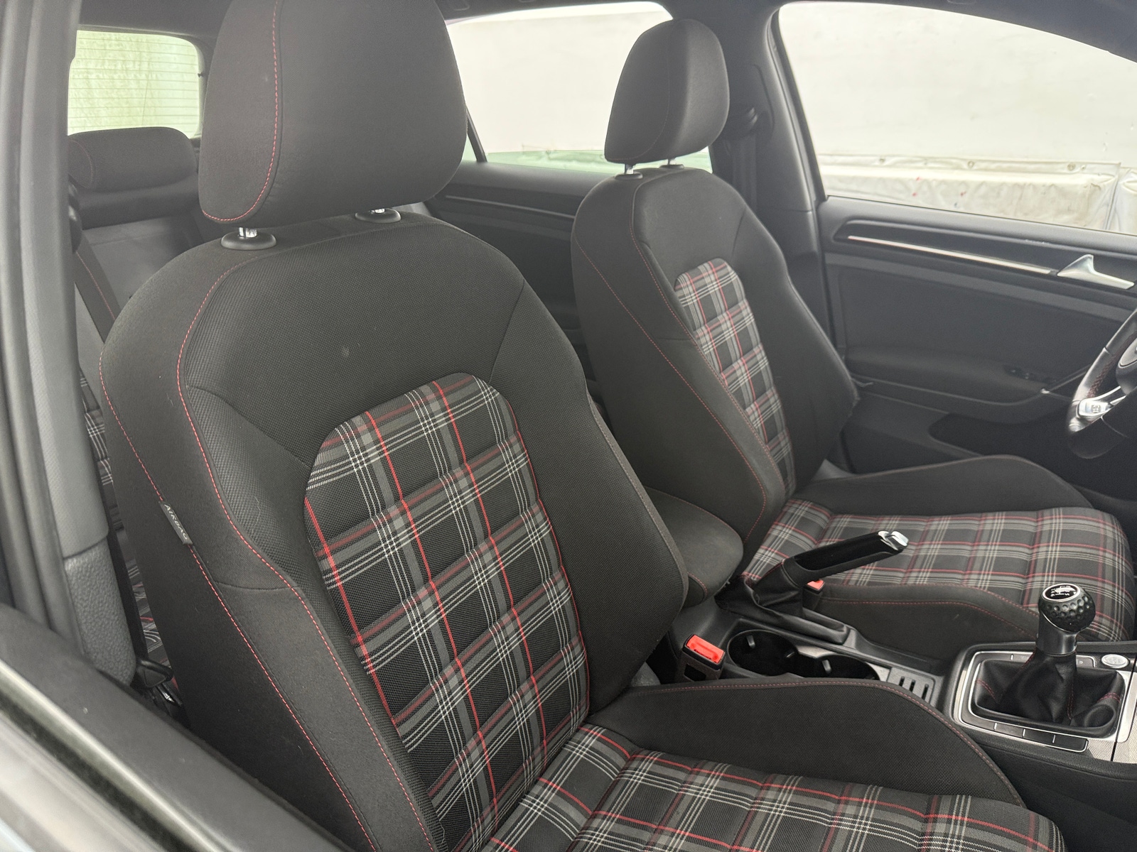 Thumbnail: 2017 Volkswagen Golf - 2