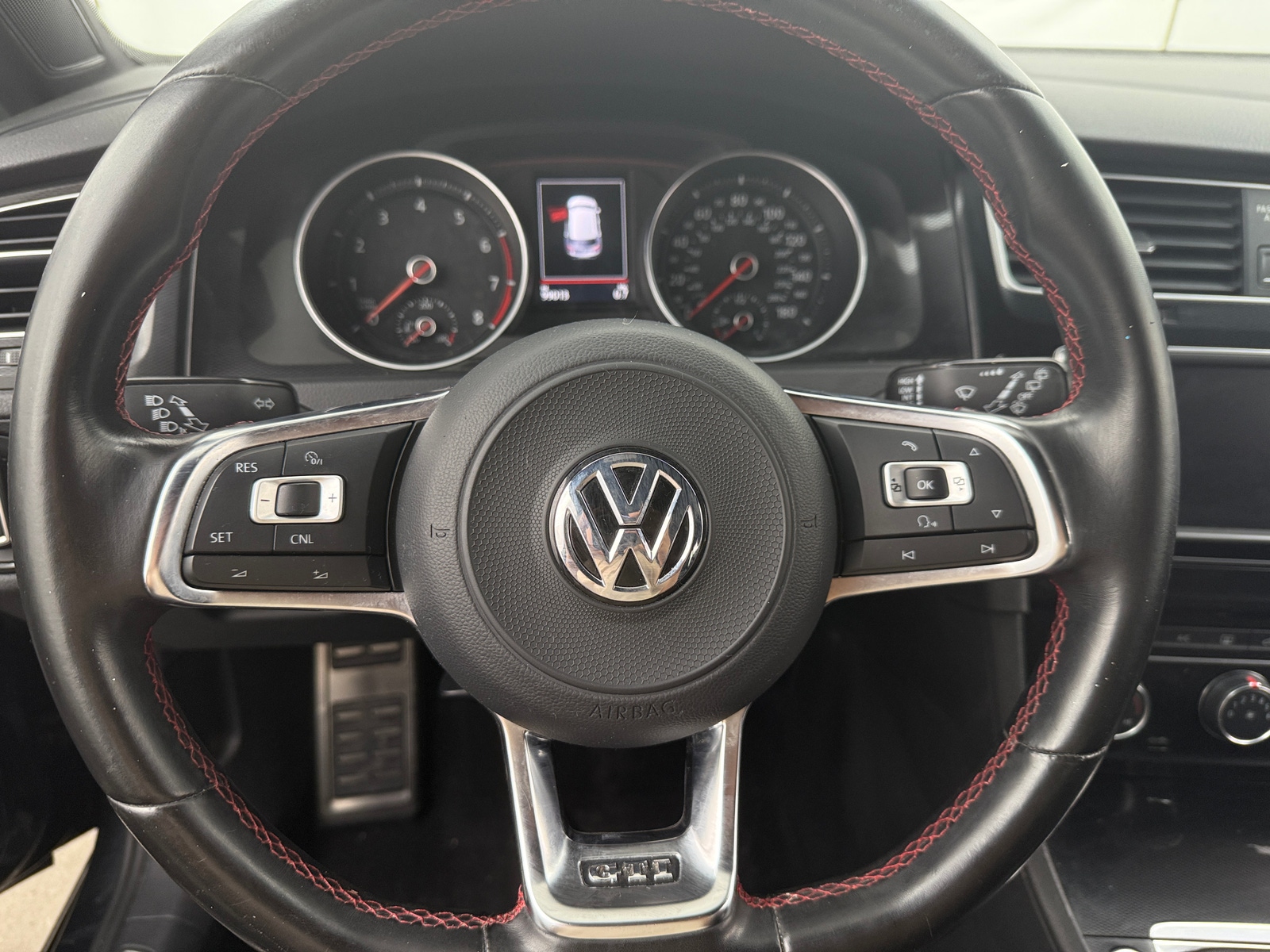 Thumbnail: 2017 Volkswagen Golf - 5