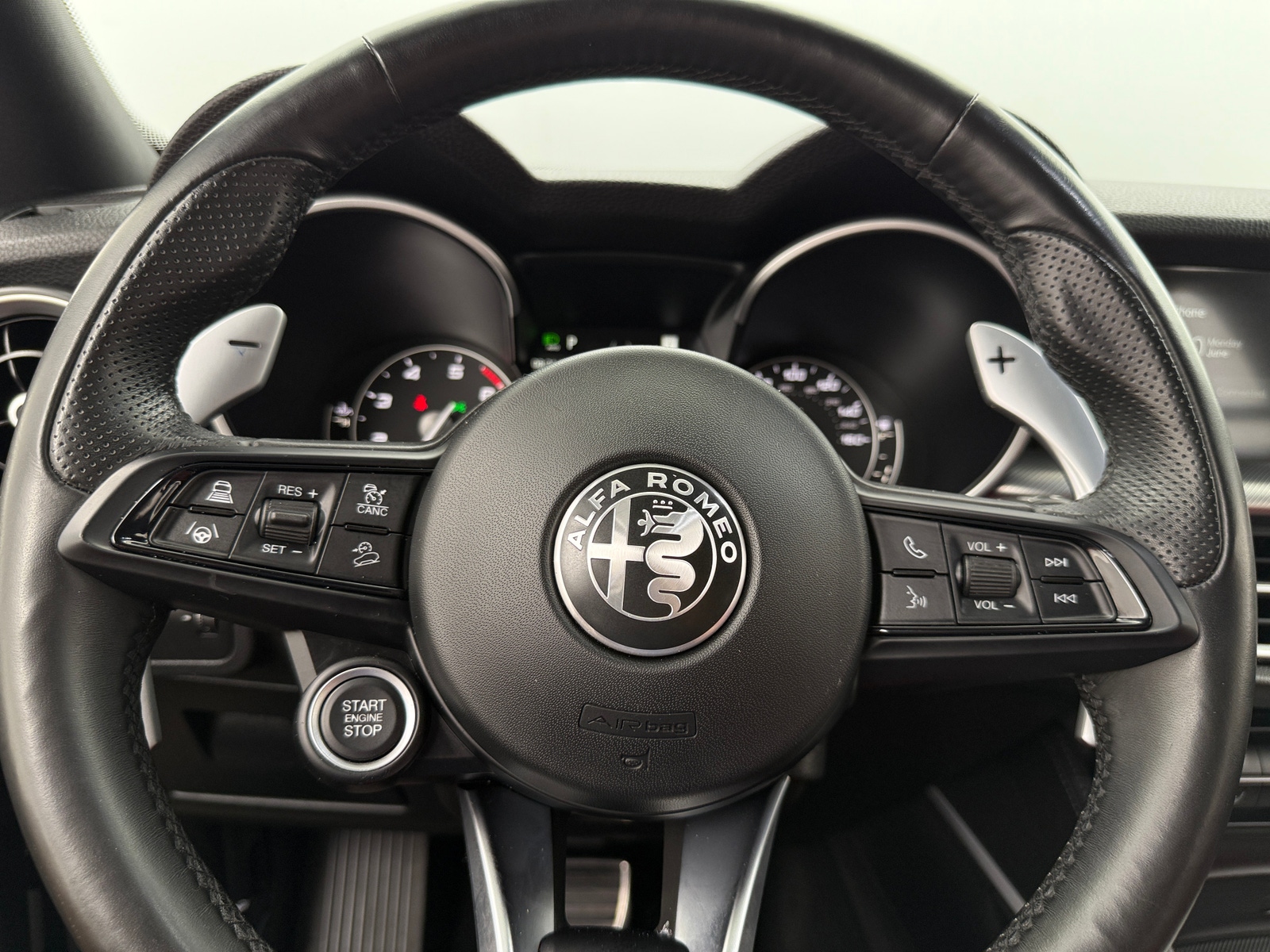 Thumbnail: 2022 Alfa Romeo Stelvio - 4