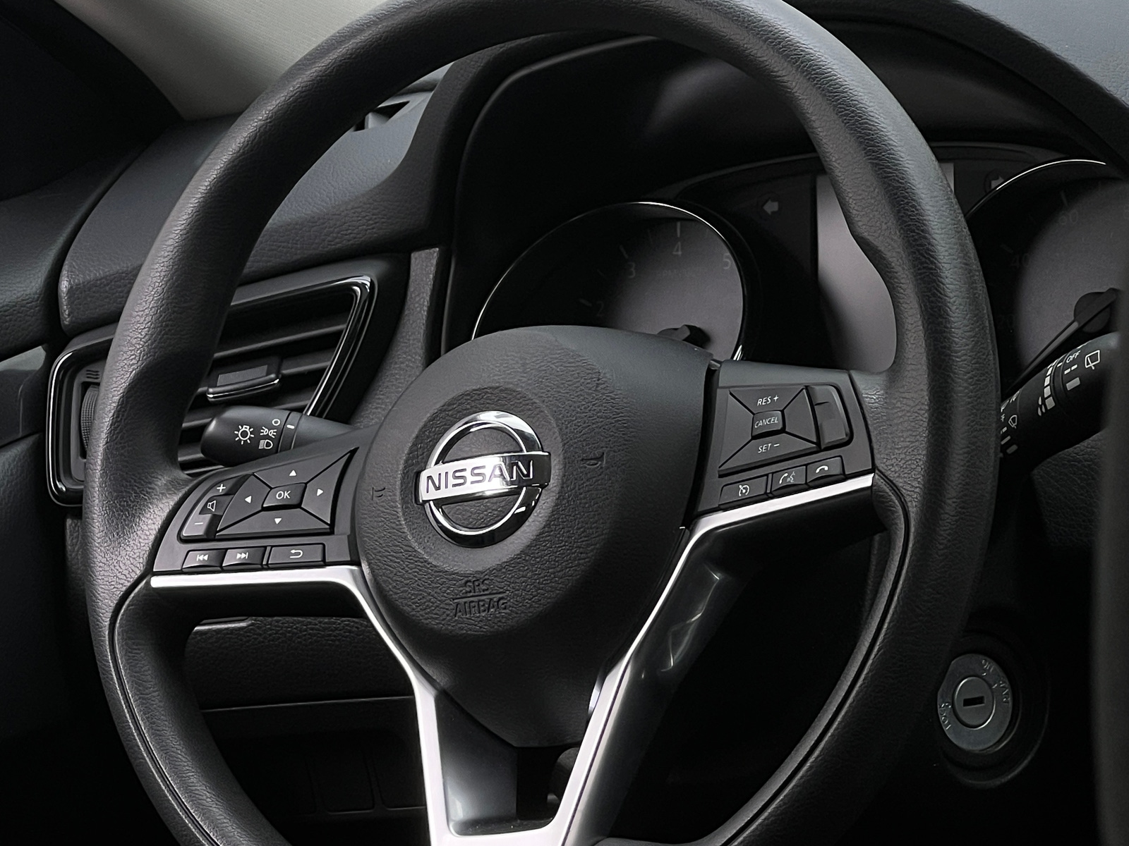 Thumbnail: 2017 Nissan Rogue - 5