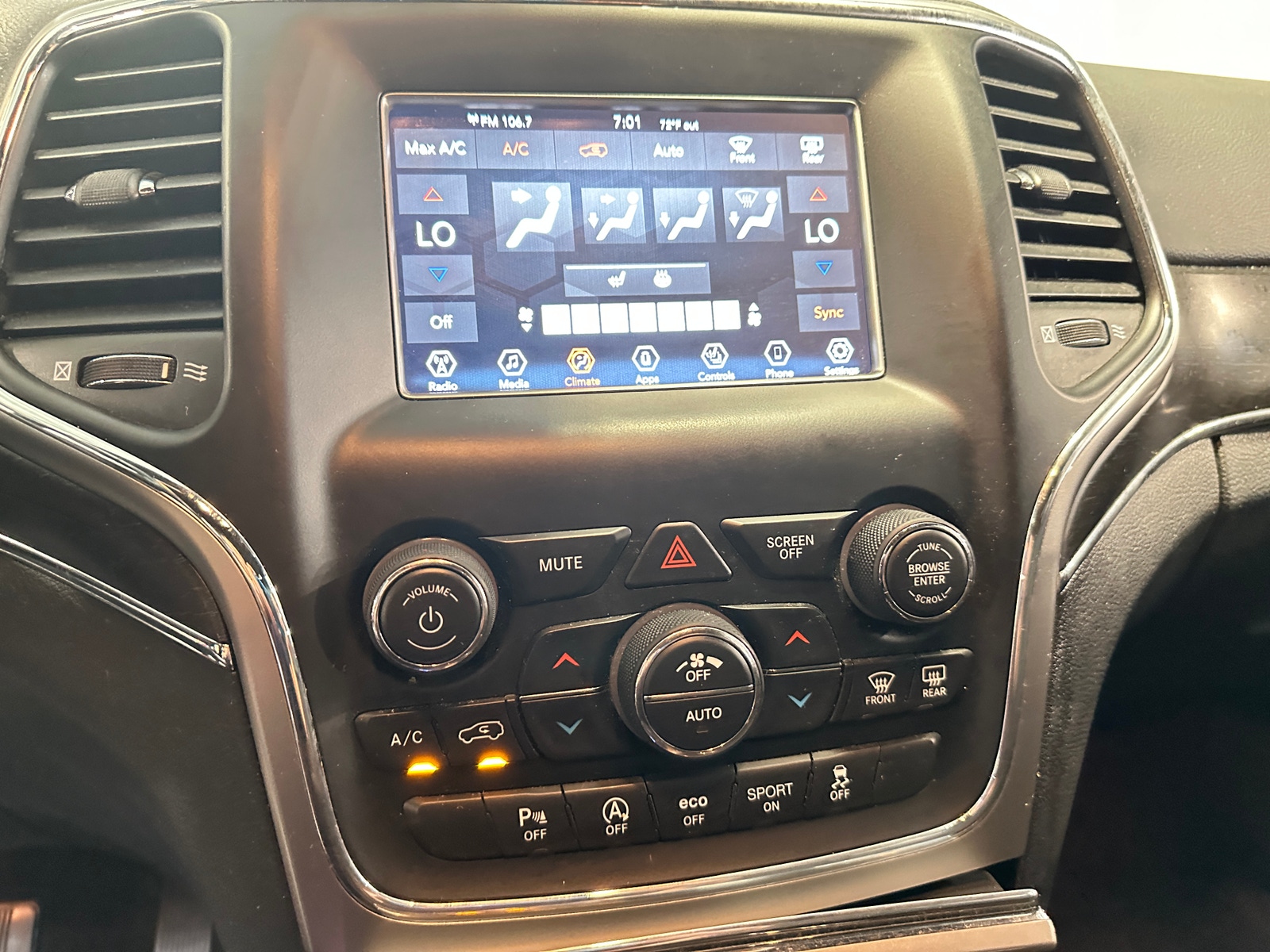 Thumbnail: 2018 Jeep Grand Cherokee - 3