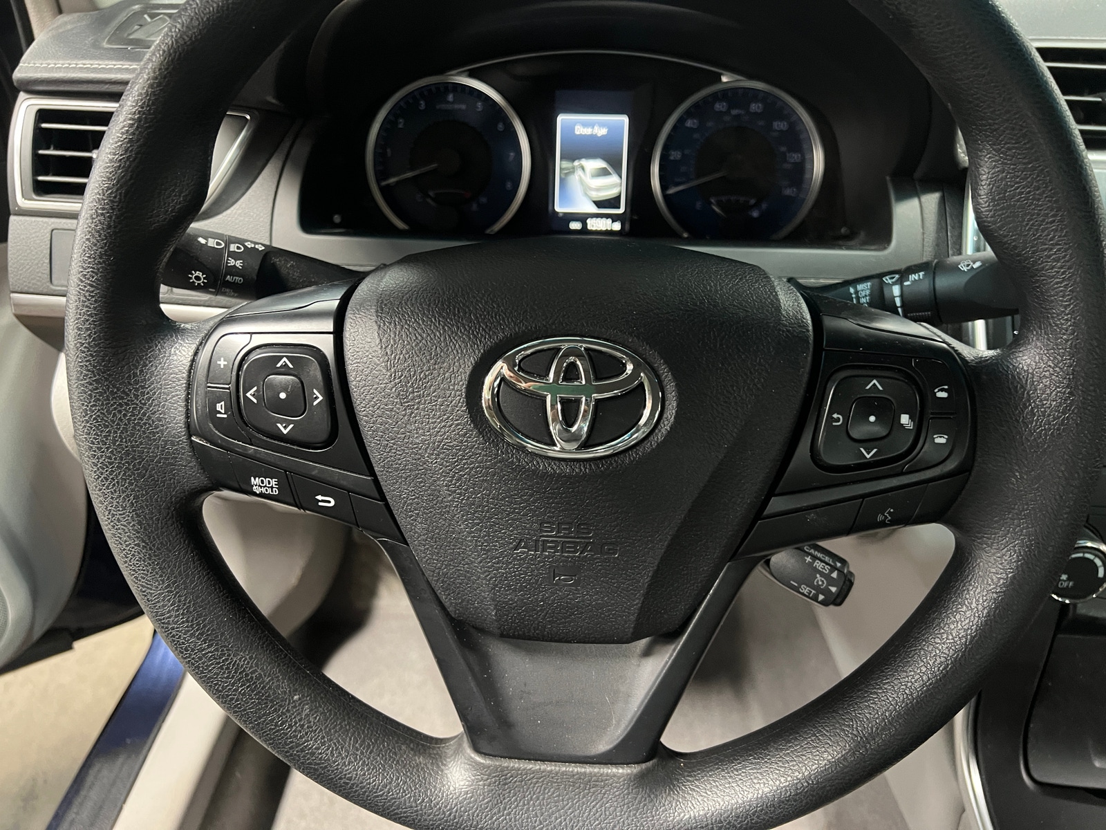 Thumbnail: 2017 Toyota Camry - 5