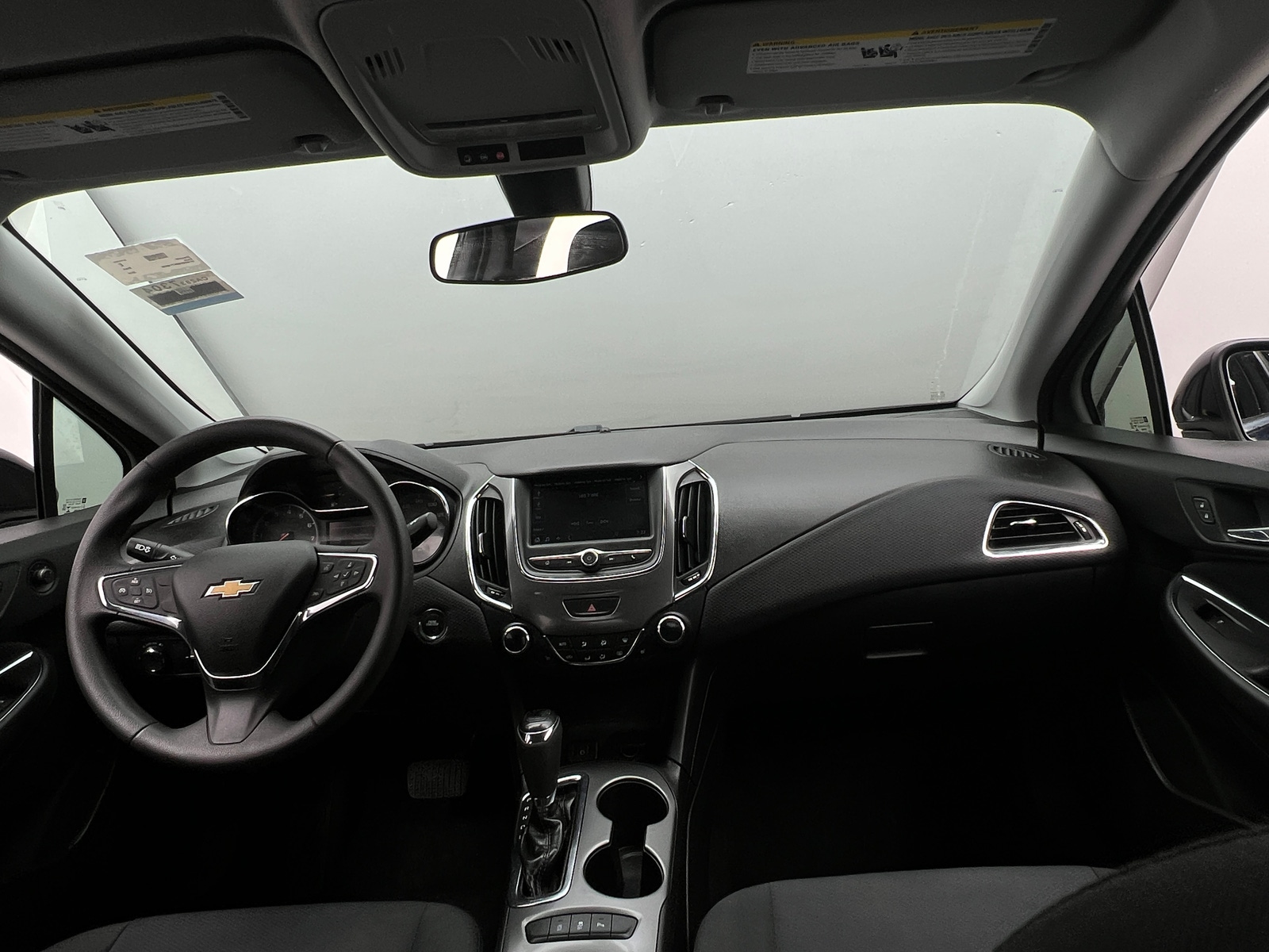 Thumbnail: 2019 Chevrolet Cruze - 3