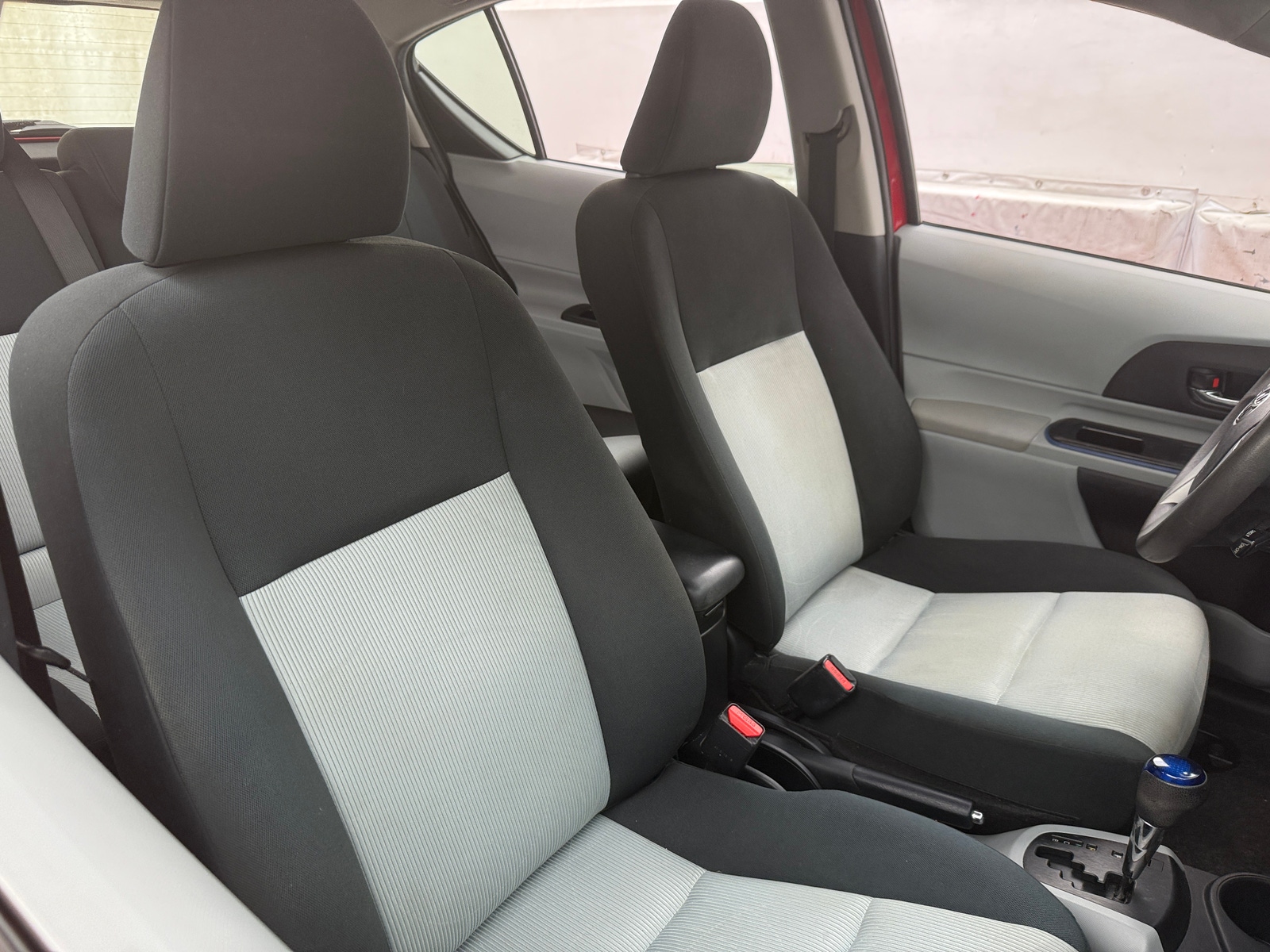 Thumbnail: 2013 Toyota Prius c - 2