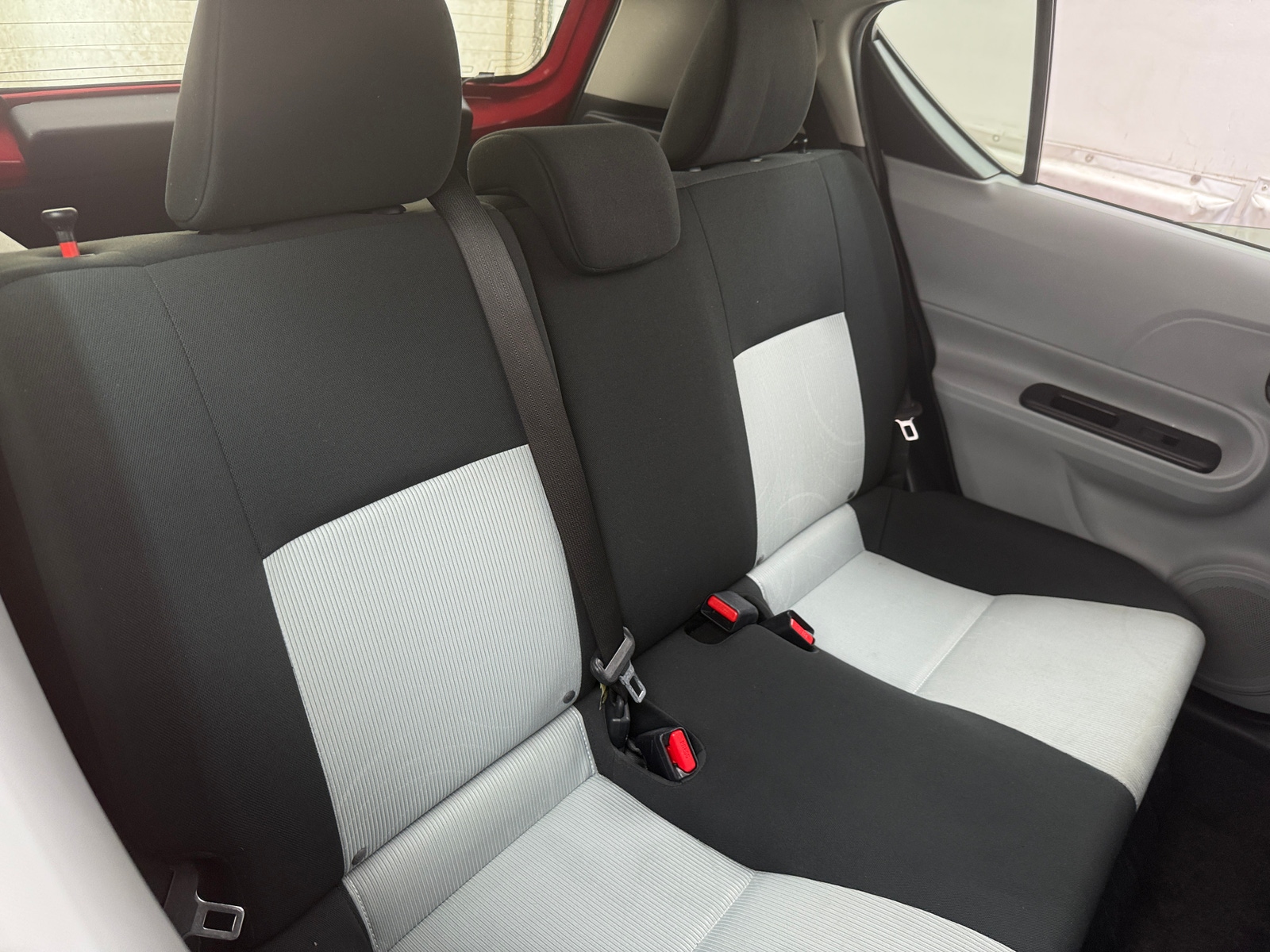 Thumbnail: 2013 Toyota Prius c - 6