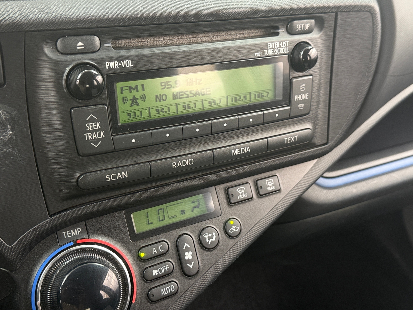 Thumbnail: 2013 Toyota Prius c - 4