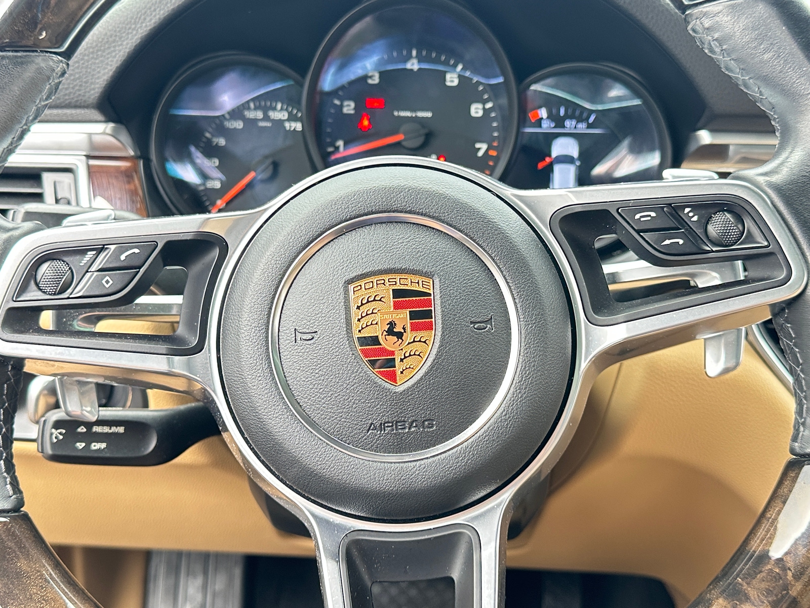 Thumbnail: 2018 Porsche Macan - 4