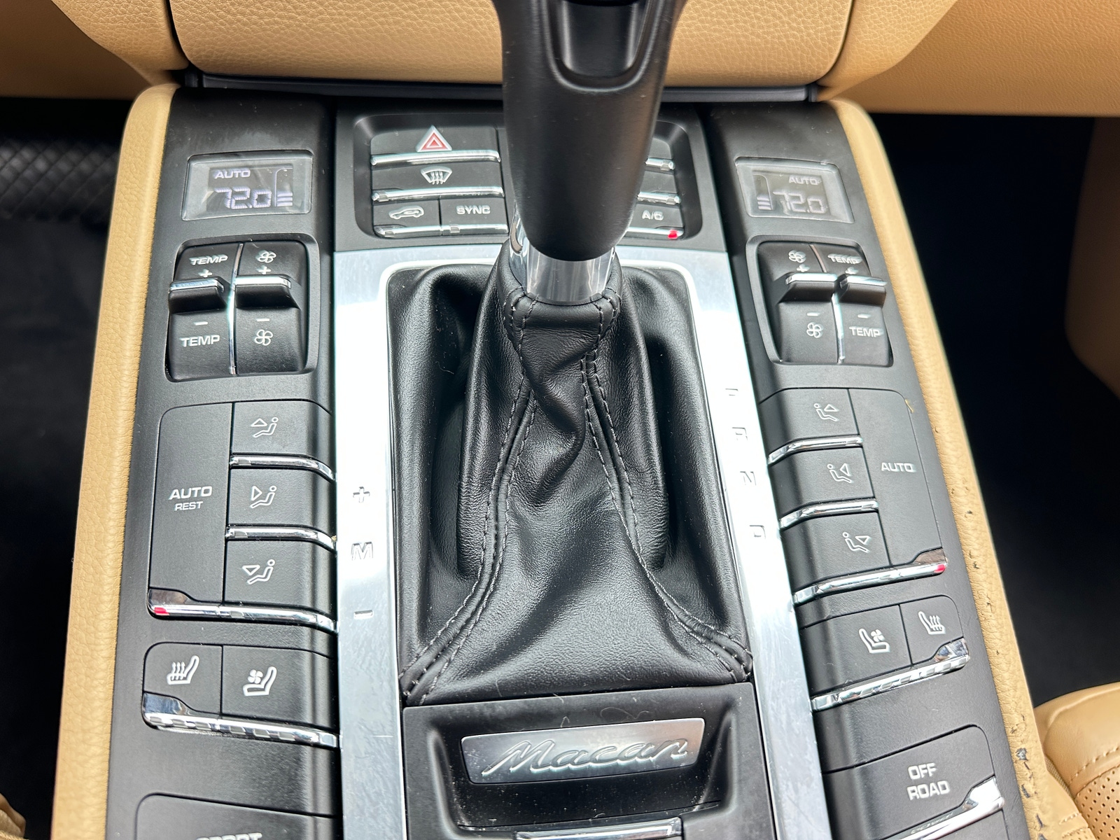 Thumbnail: 2018 Porsche Macan - 3