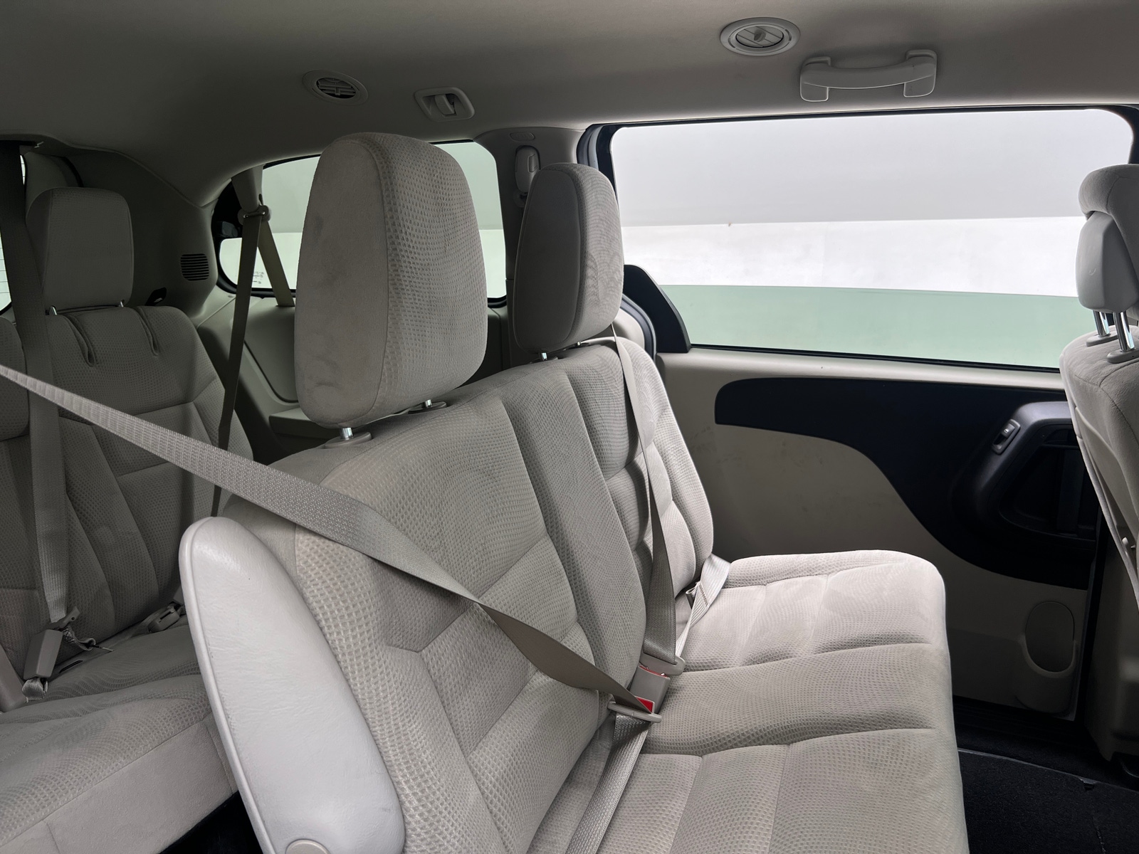 Thumbnail: 2017 Dodge Grand Caravan - 6