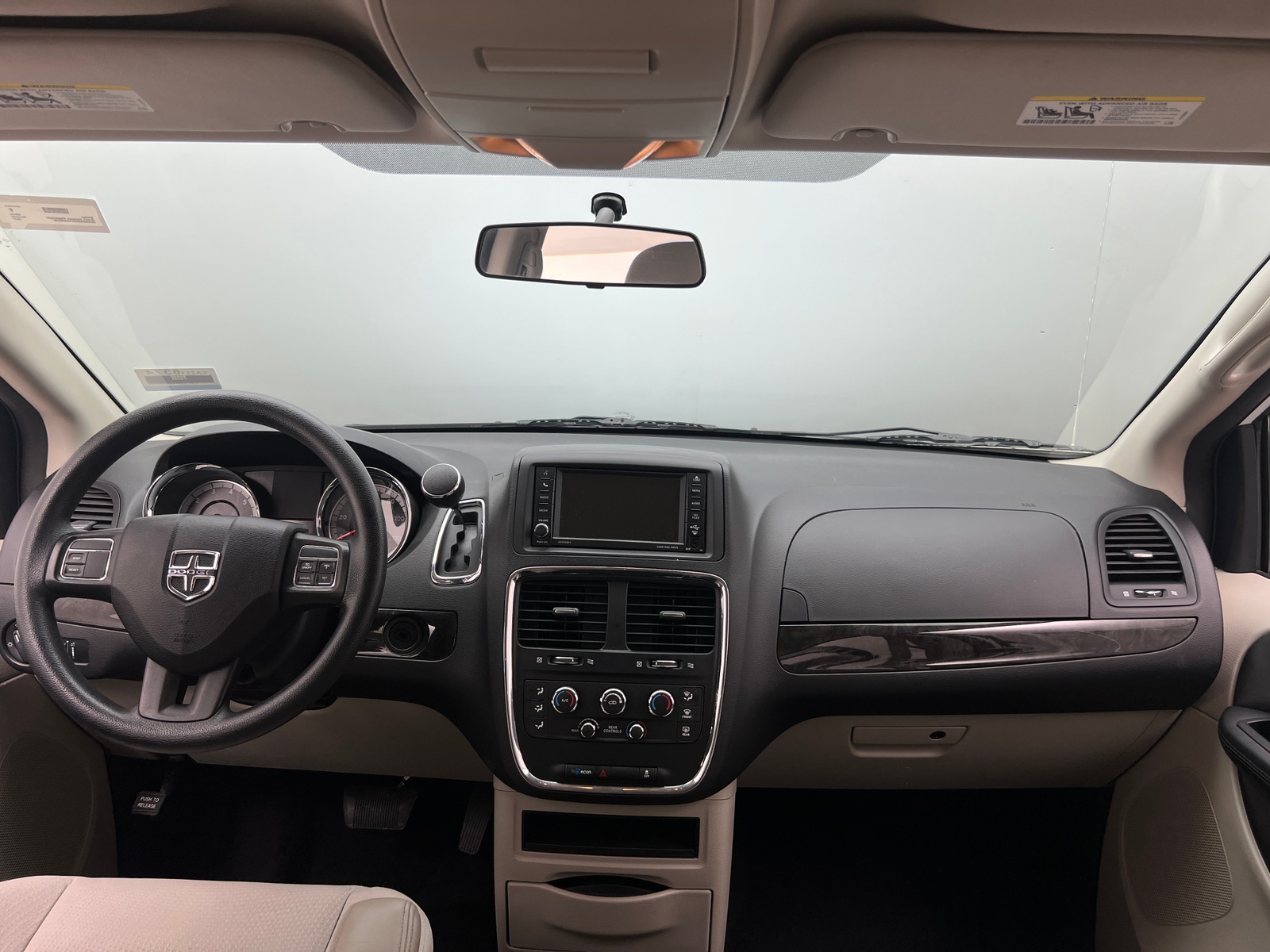 Thumbnail: 2017 Dodge Grand Caravan - 3