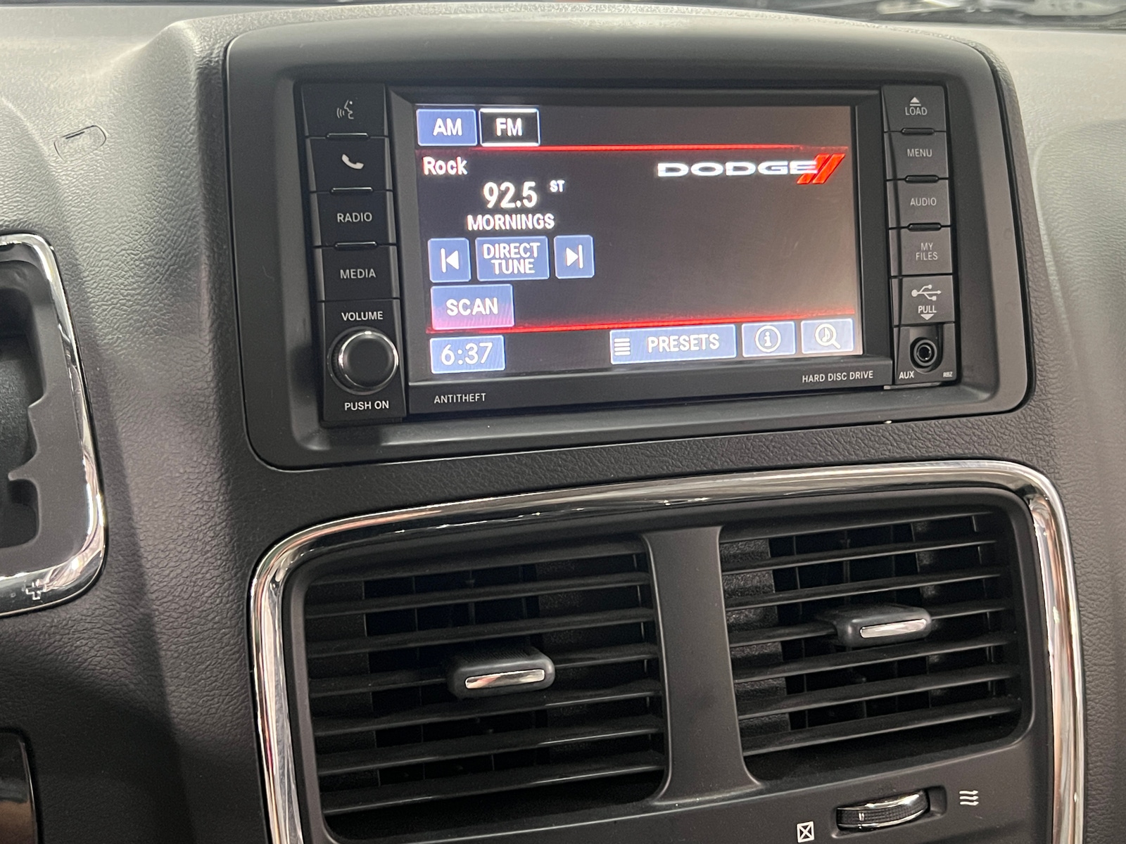 Thumbnail: 2017 Dodge Grand Caravan - 4