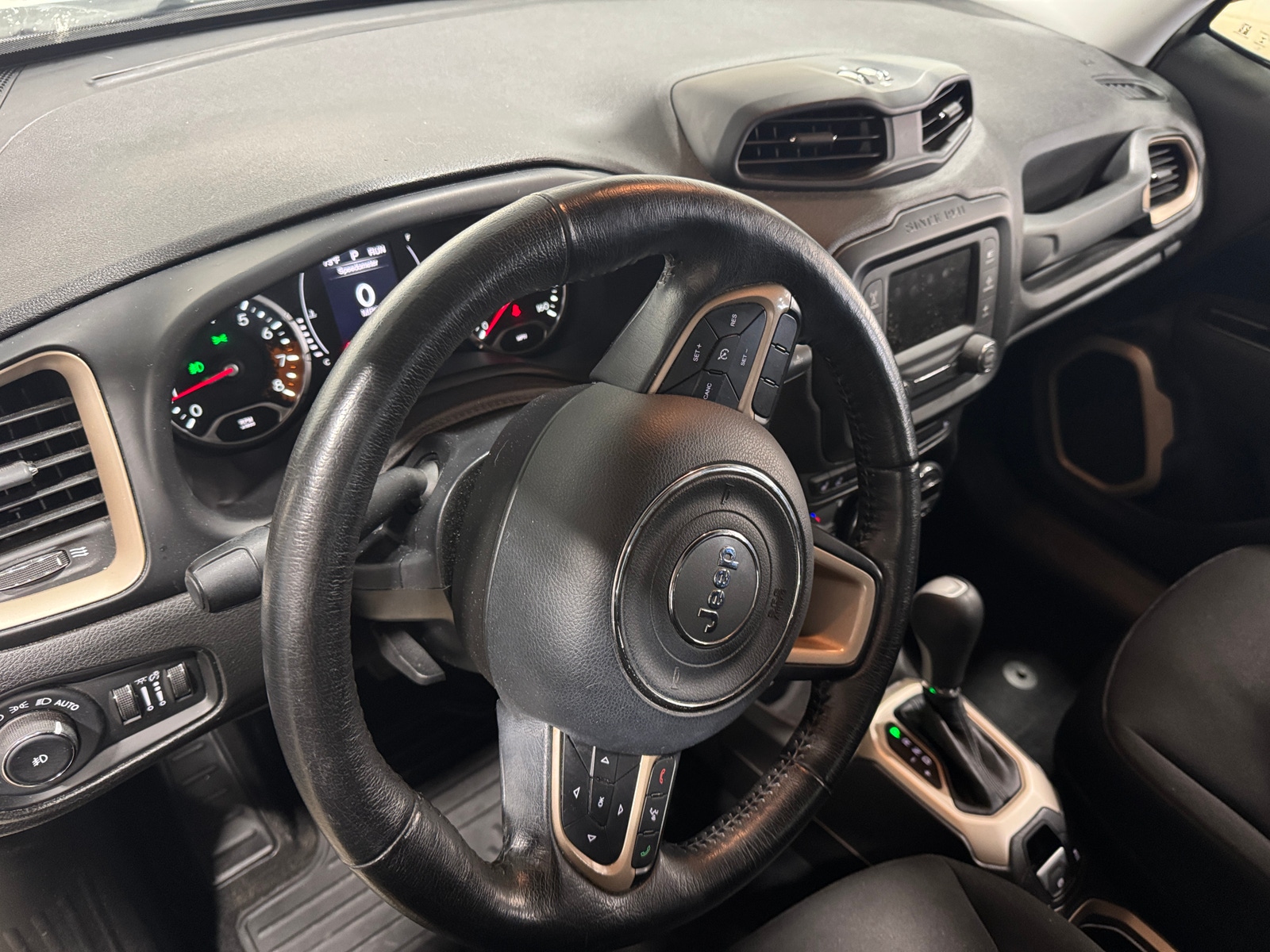 Thumbnail: 2016 Jeep Renegade - 3