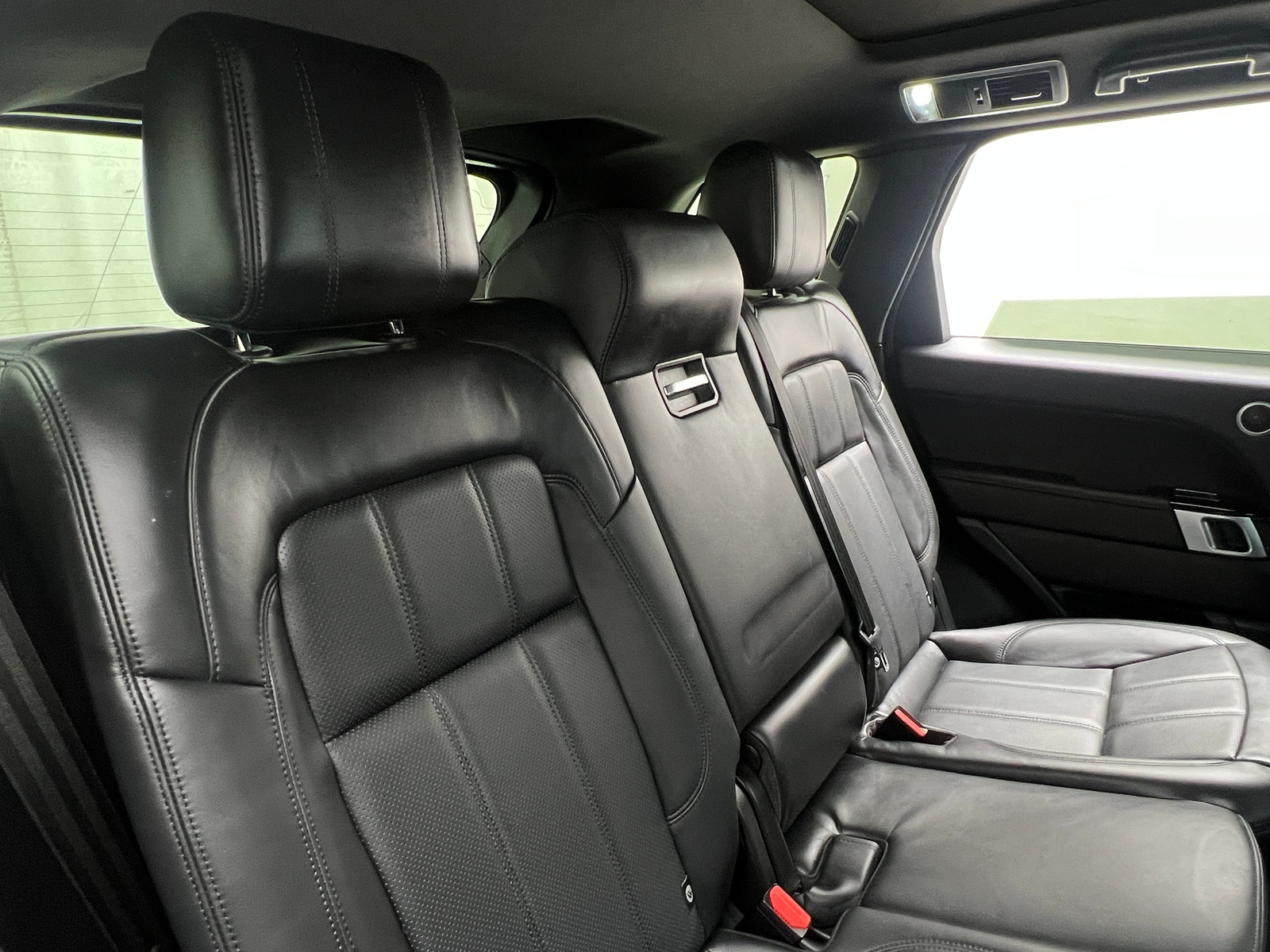 Thumbnail: 2022 Land Rover Range Rover Sport - 5